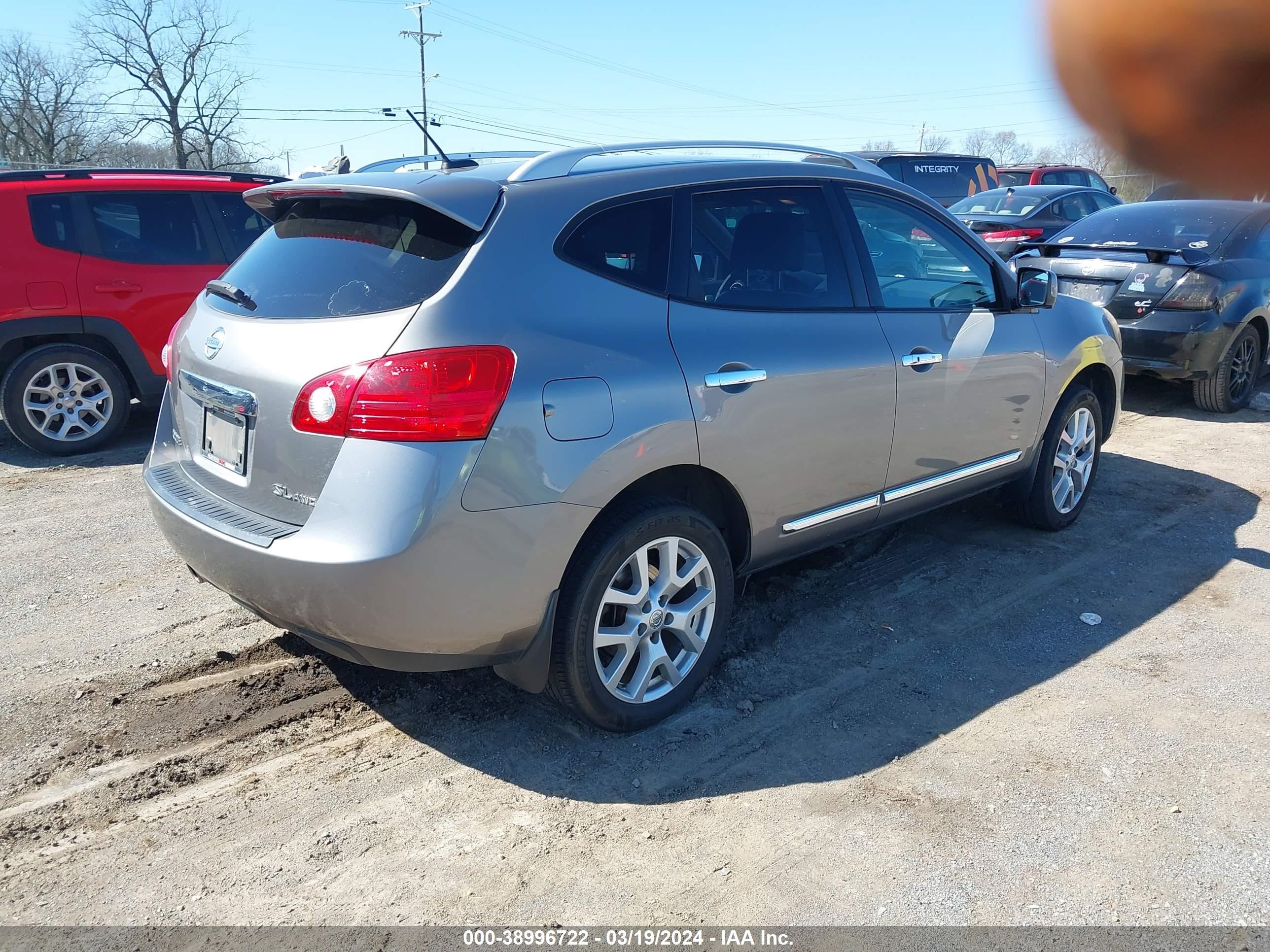 Photo 3 VIN: JN8AS5MV8DW628591 - NISSAN ROGUE 