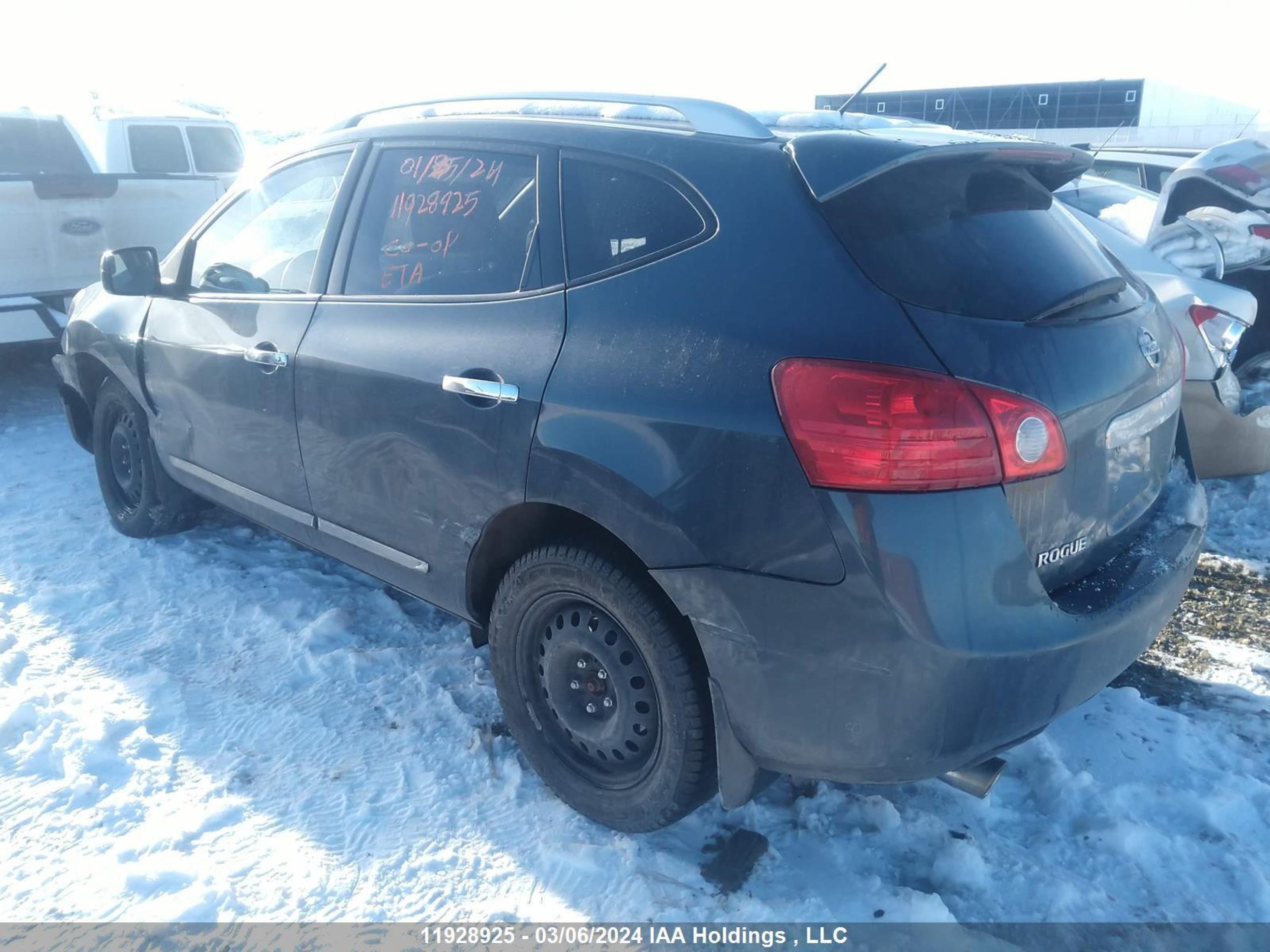 Photo 2 VIN: JN8AS5MV9CW375246 - NISSAN ROGUE 