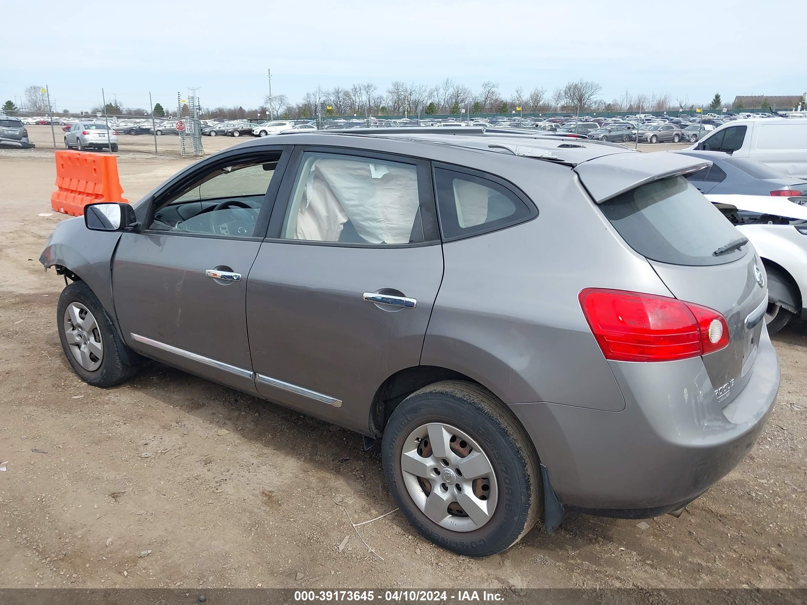 Photo 2 VIN: JN8AS5MV9FW769317 - NISSAN ROGUE 