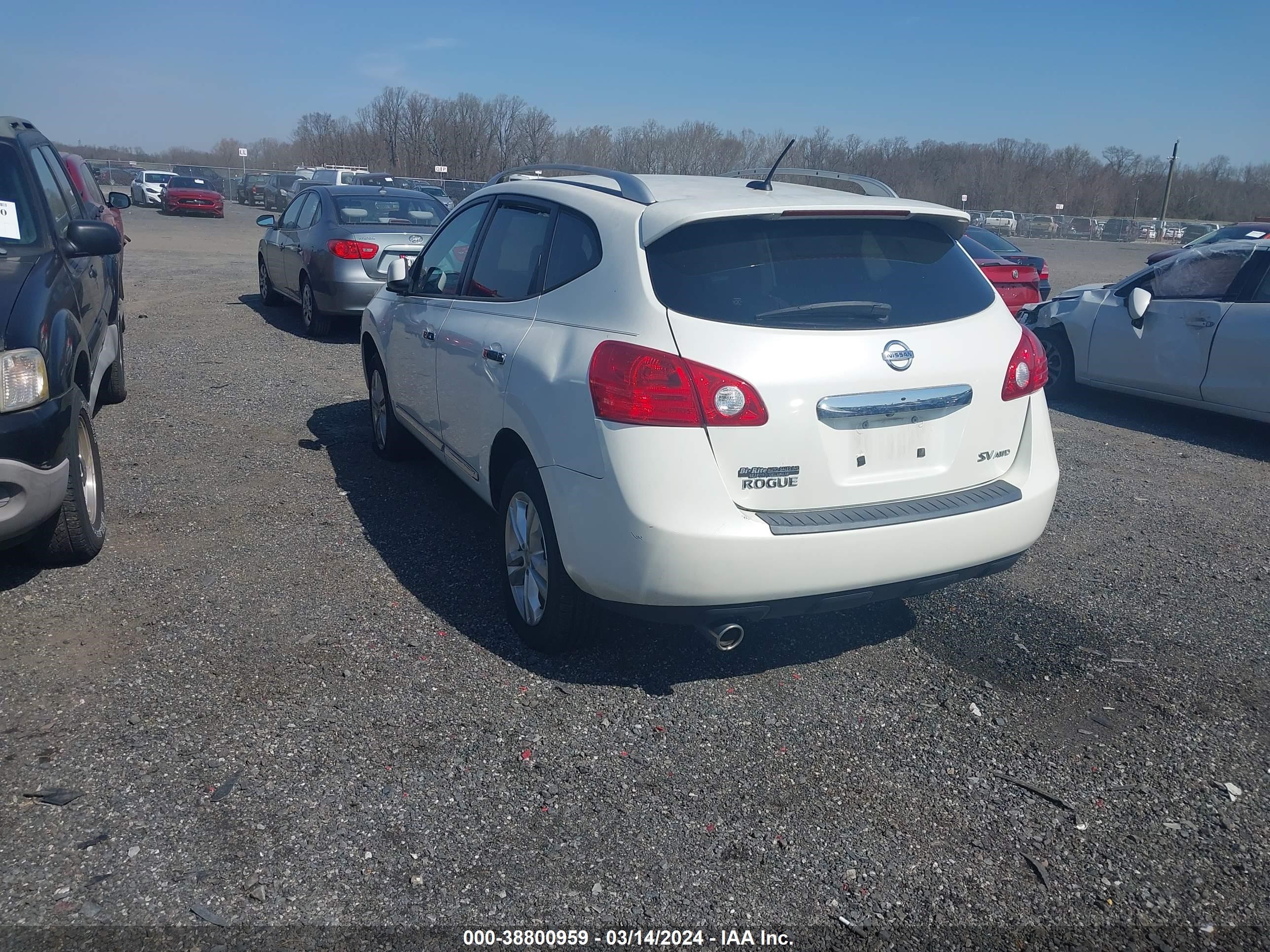 Photo 2 VIN: JN8AS5MVXDW117836 - NISSAN ROGUE 