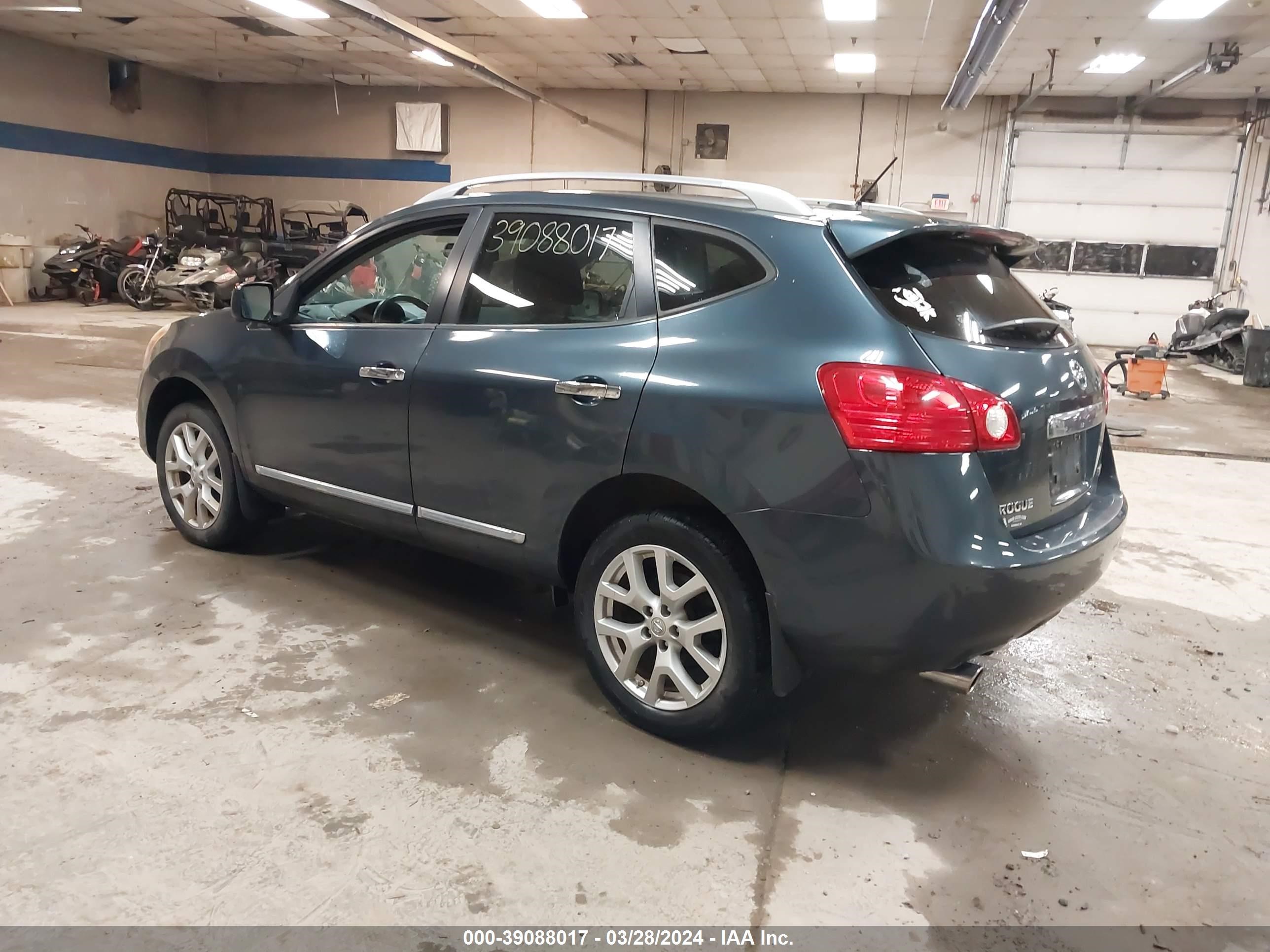 Photo 2 VIN: JN8AS5MVXDW633212 - NISSAN ROGUE 