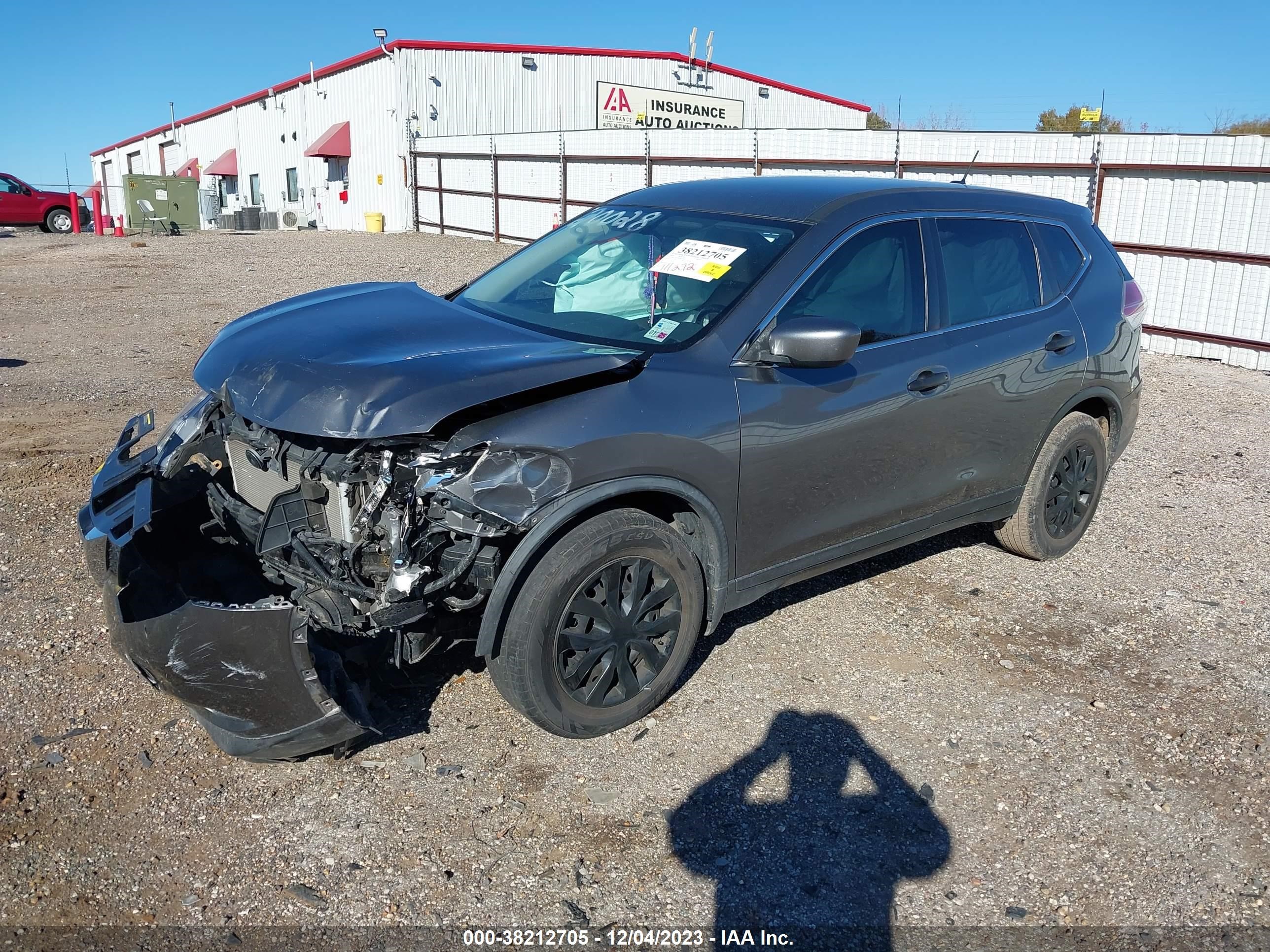 Photo 1 VIN: JN8AT2MT0GW029778 - NISSAN ROGUE 