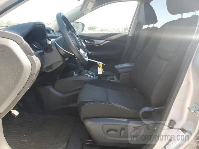 Photo 6 VIN: JN8AT2MT0HW152384 - NISSAN ROGUE 