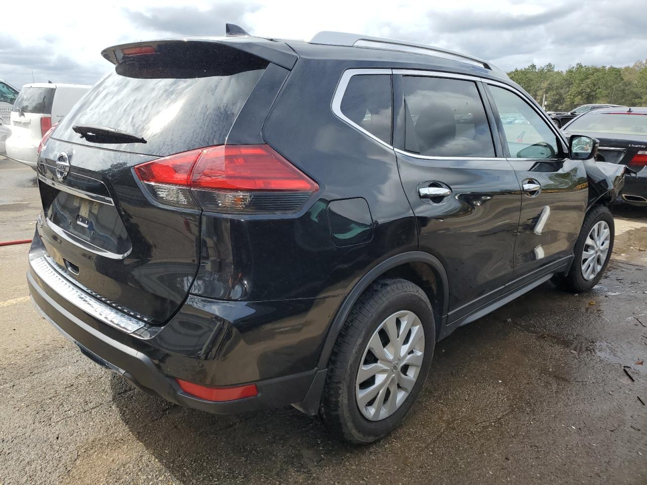 Photo 2 VIN: JN8AT2MT0HW399288 - NISSAN ROGUE 