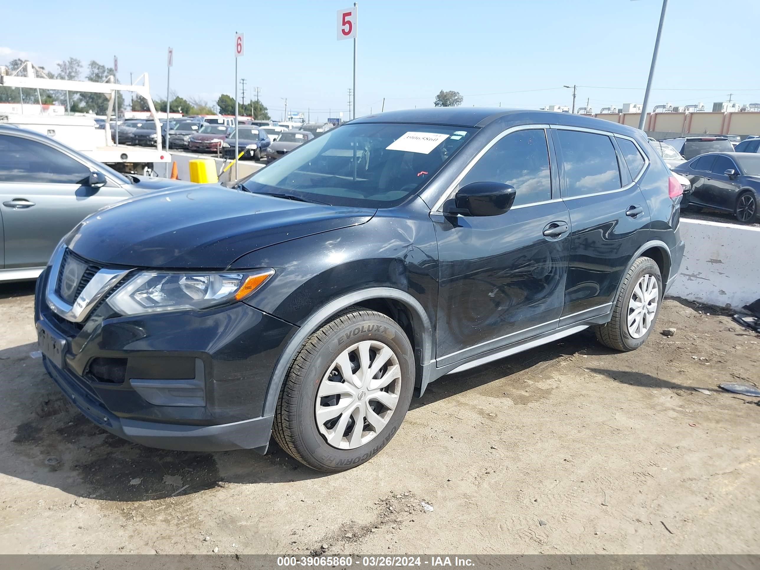 Photo 1 VIN: JN8AT2MT0HW401735 - NISSAN ROGUE 