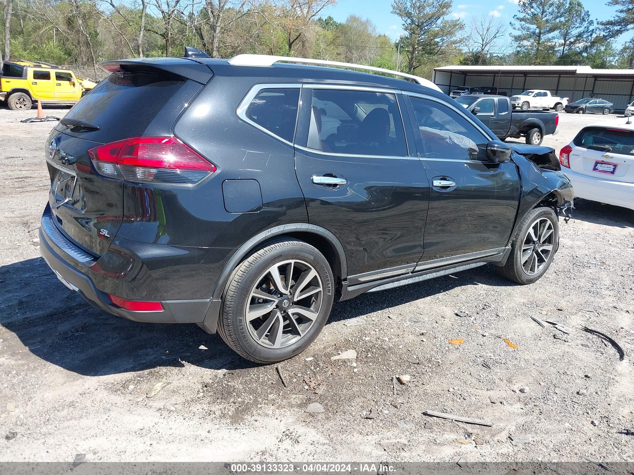 Photo 3 VIN: JN8AT2MT0JW452304 - NISSAN ROGUE 