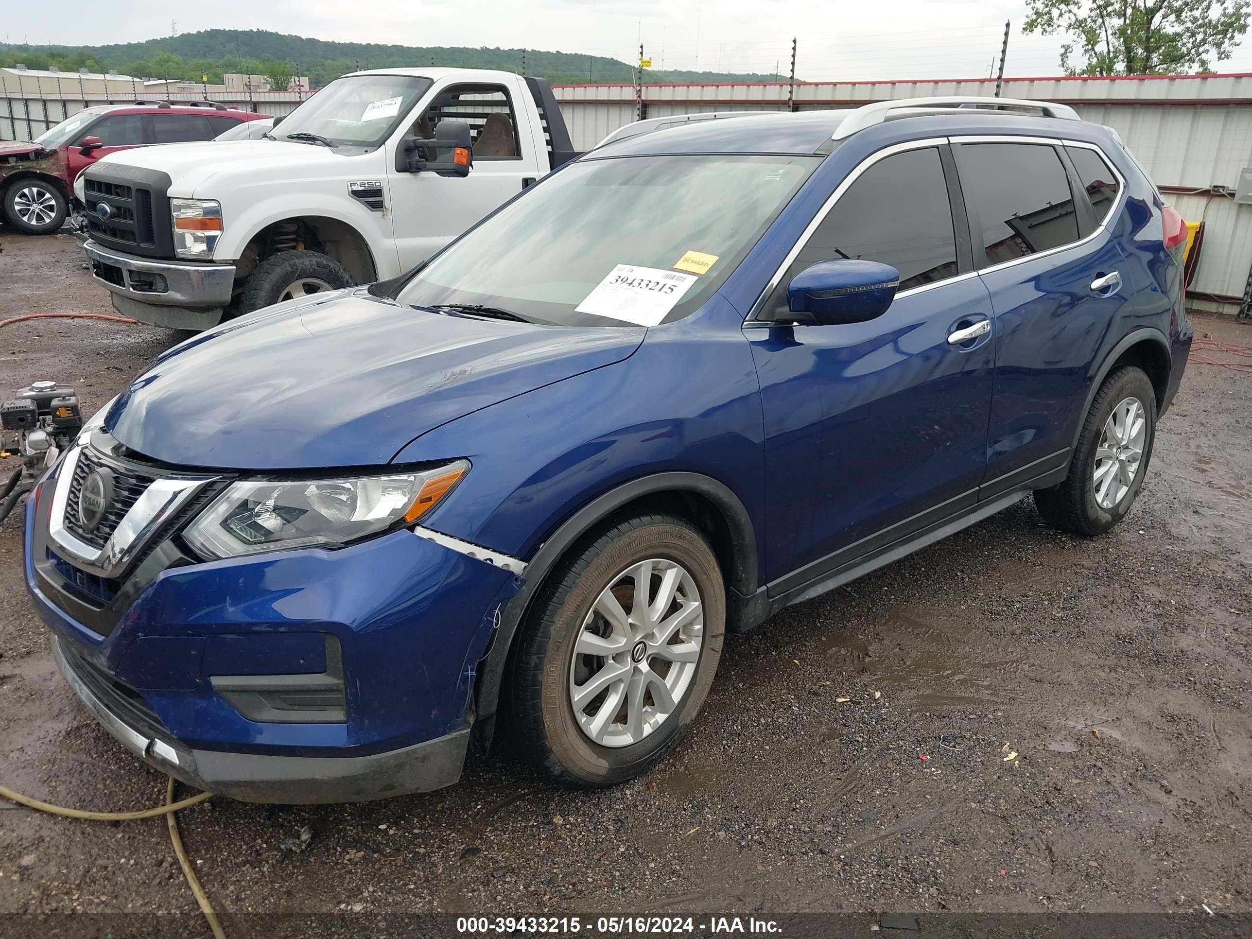 Photo 1 VIN: JN8AT2MT0JW454229 - NISSAN ROGUE 