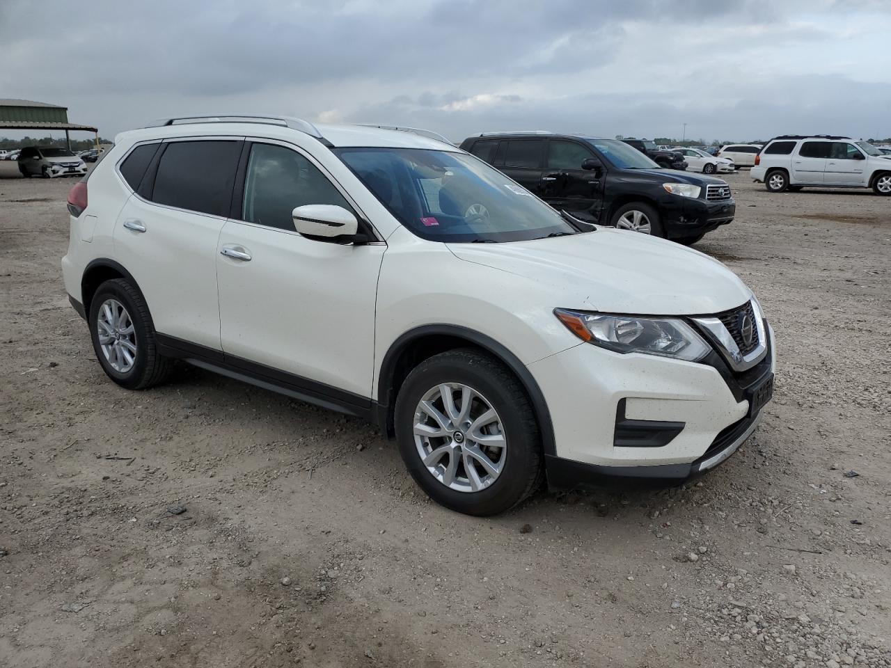 Photo 3 VIN: JN8AT2MT0KW263721 - NISSAN ROGUE 