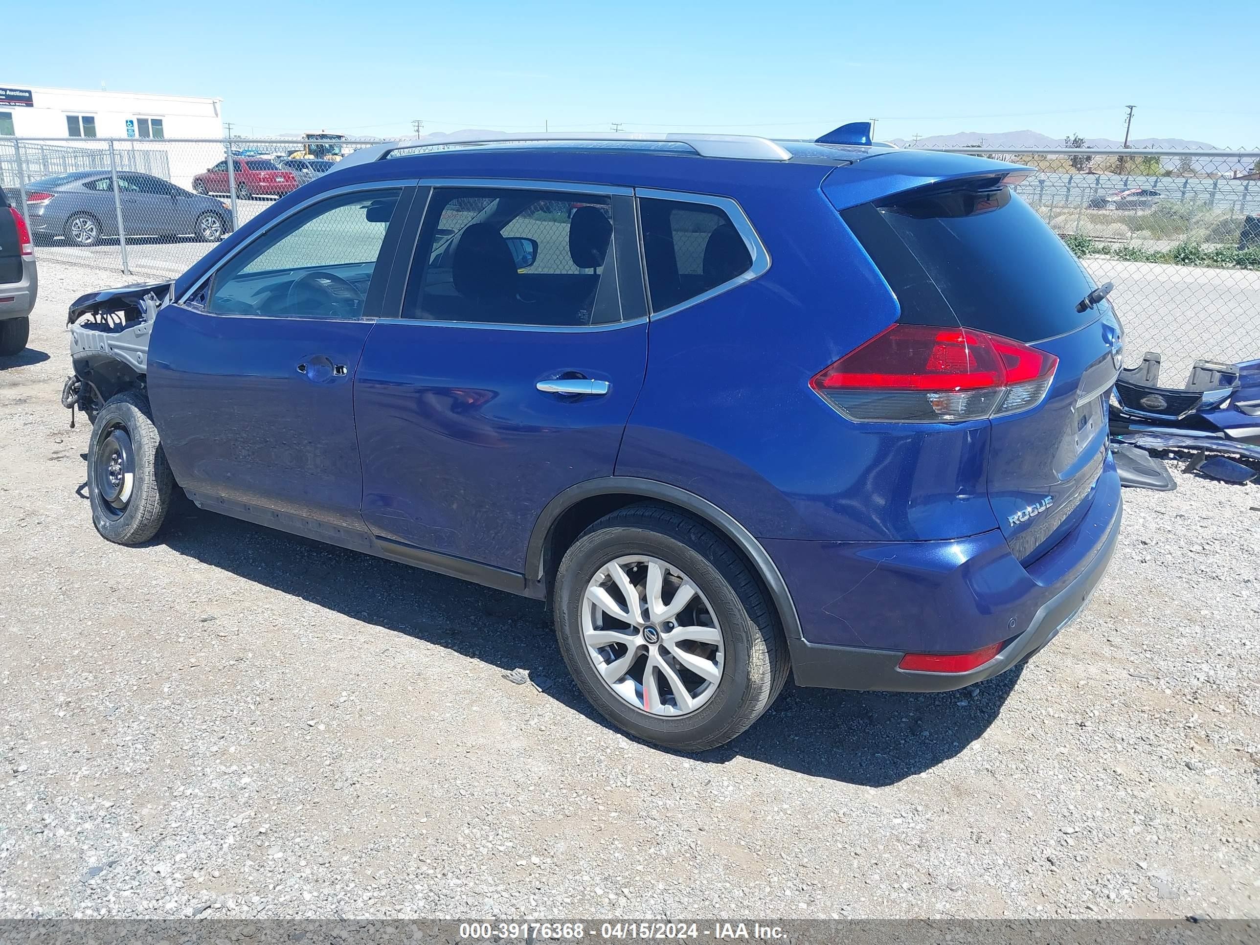 Photo 2 VIN: JN8AT2MT0LW002218 - NISSAN ROGUE 