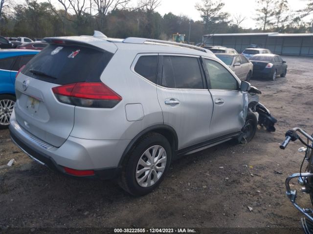 Photo 3 VIN: JN8AT2MT1HW134718 - NISSAN ROGUE 