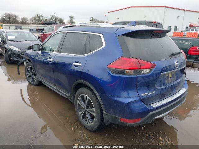 Photo 2 VIN: JN8AT2MT1HW149185 - NISSAN ROGUE 