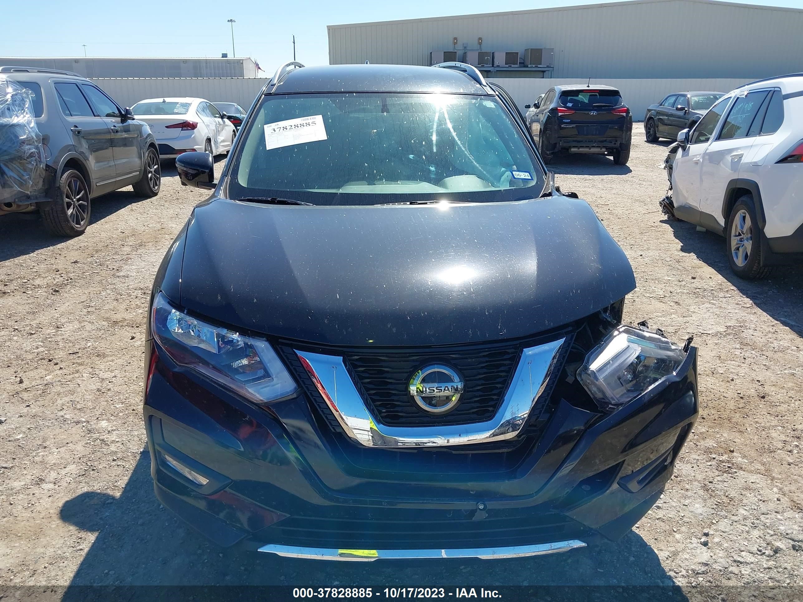 Photo 11 VIN: JN8AT2MT1JW451615 - NISSAN ROGUE 