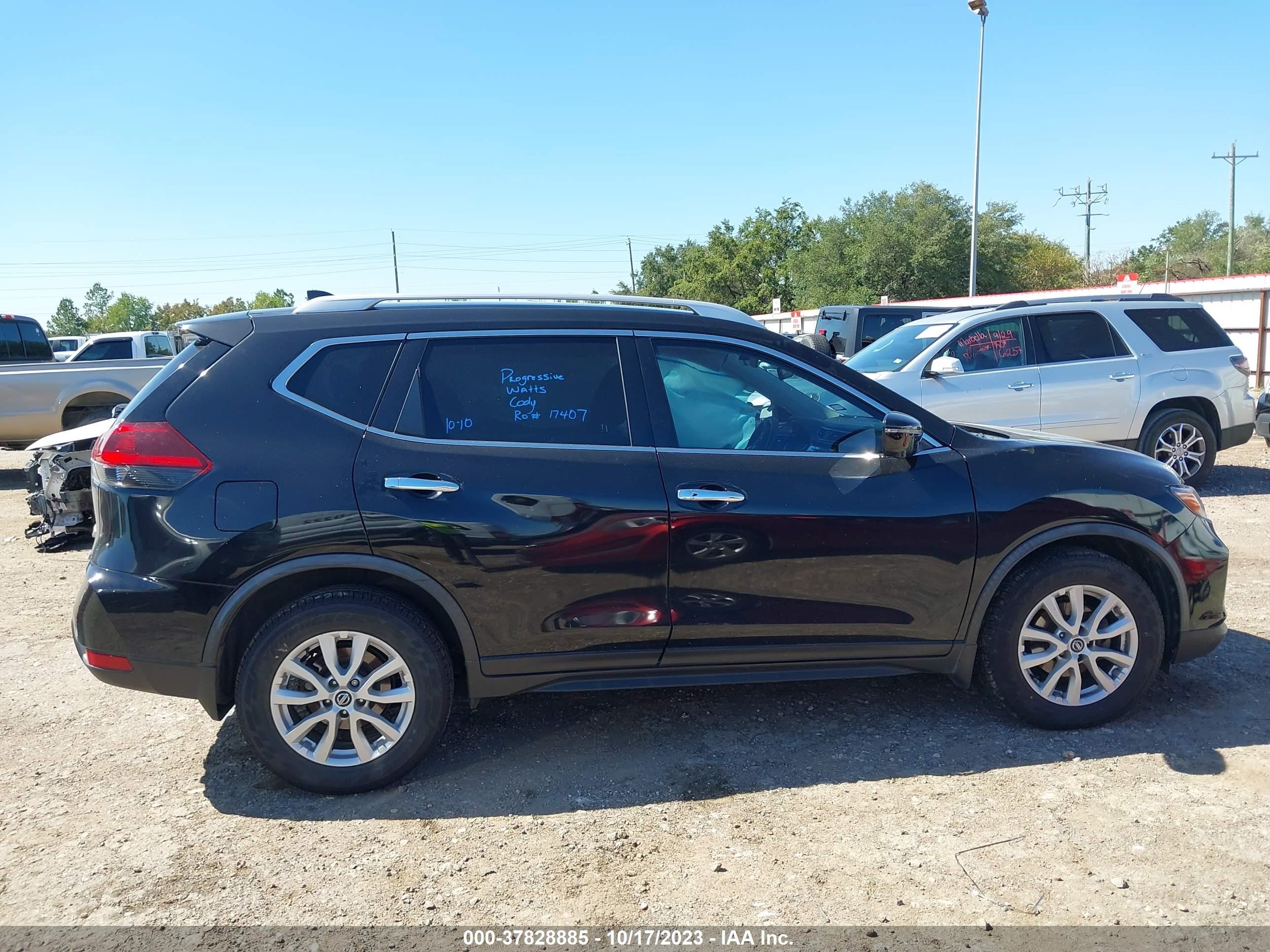 Photo 12 VIN: JN8AT2MT1JW451615 - NISSAN ROGUE 