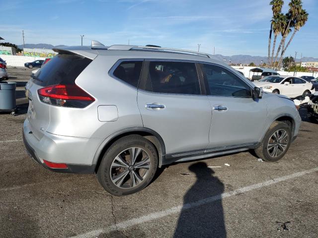 Photo 2 VIN: JN8AT2MT1JW464381 - NISSAN ROGUE 