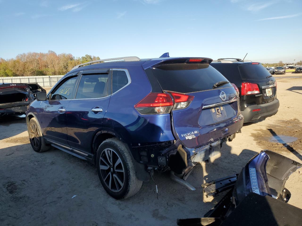 Photo 1 VIN: JN8AT2MT1JW488504 - NISSAN ROGUE 