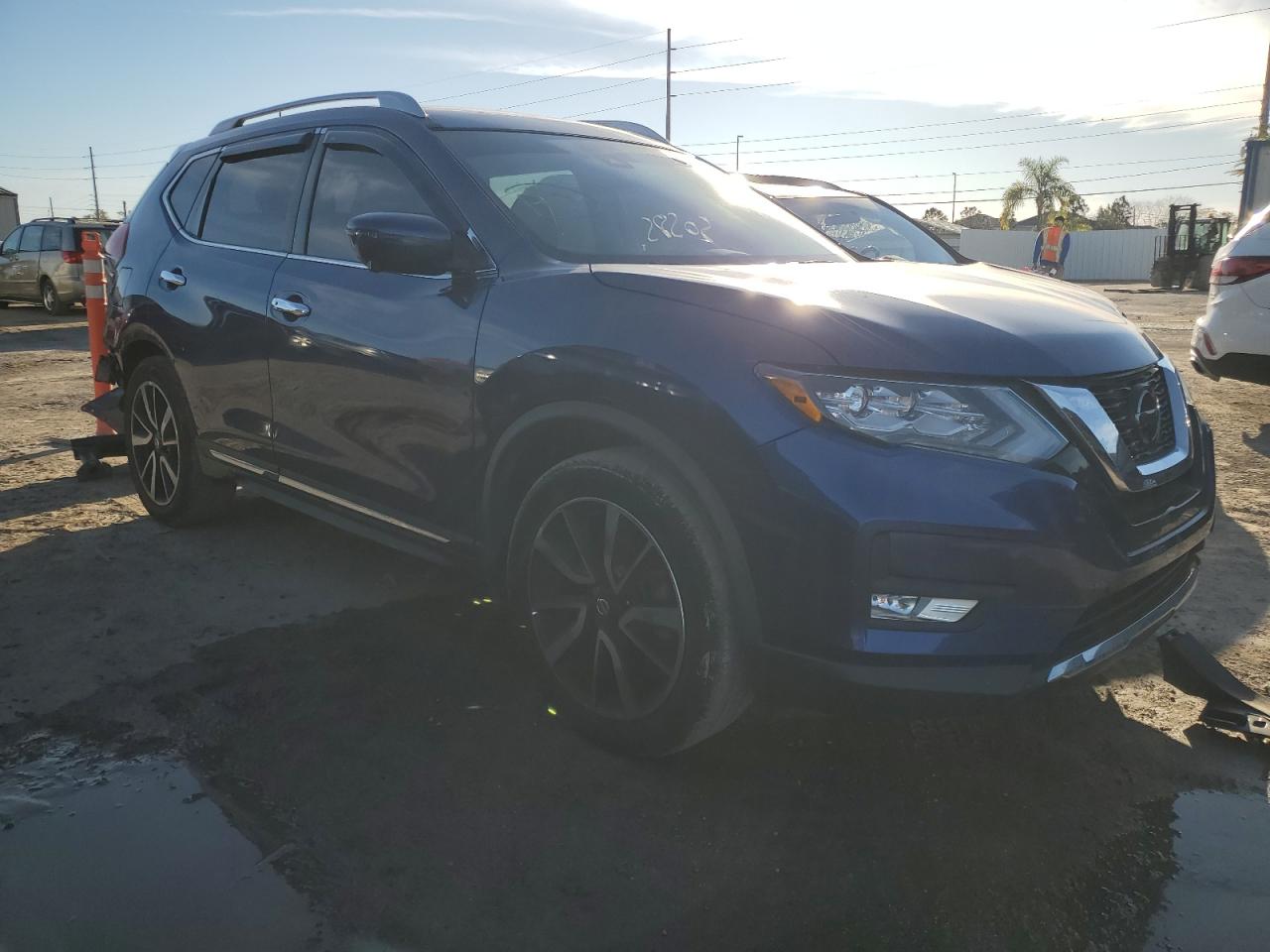 Photo 3 VIN: JN8AT2MT1JW488504 - NISSAN ROGUE 