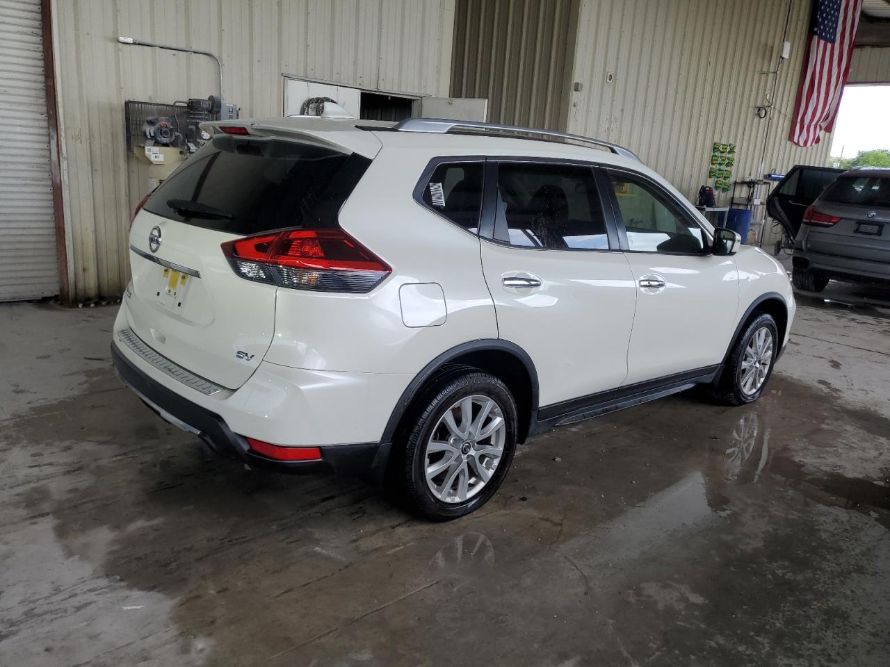 Photo 2 VIN: JN8AT2MT1JW491211 - NISSAN ROGUE 