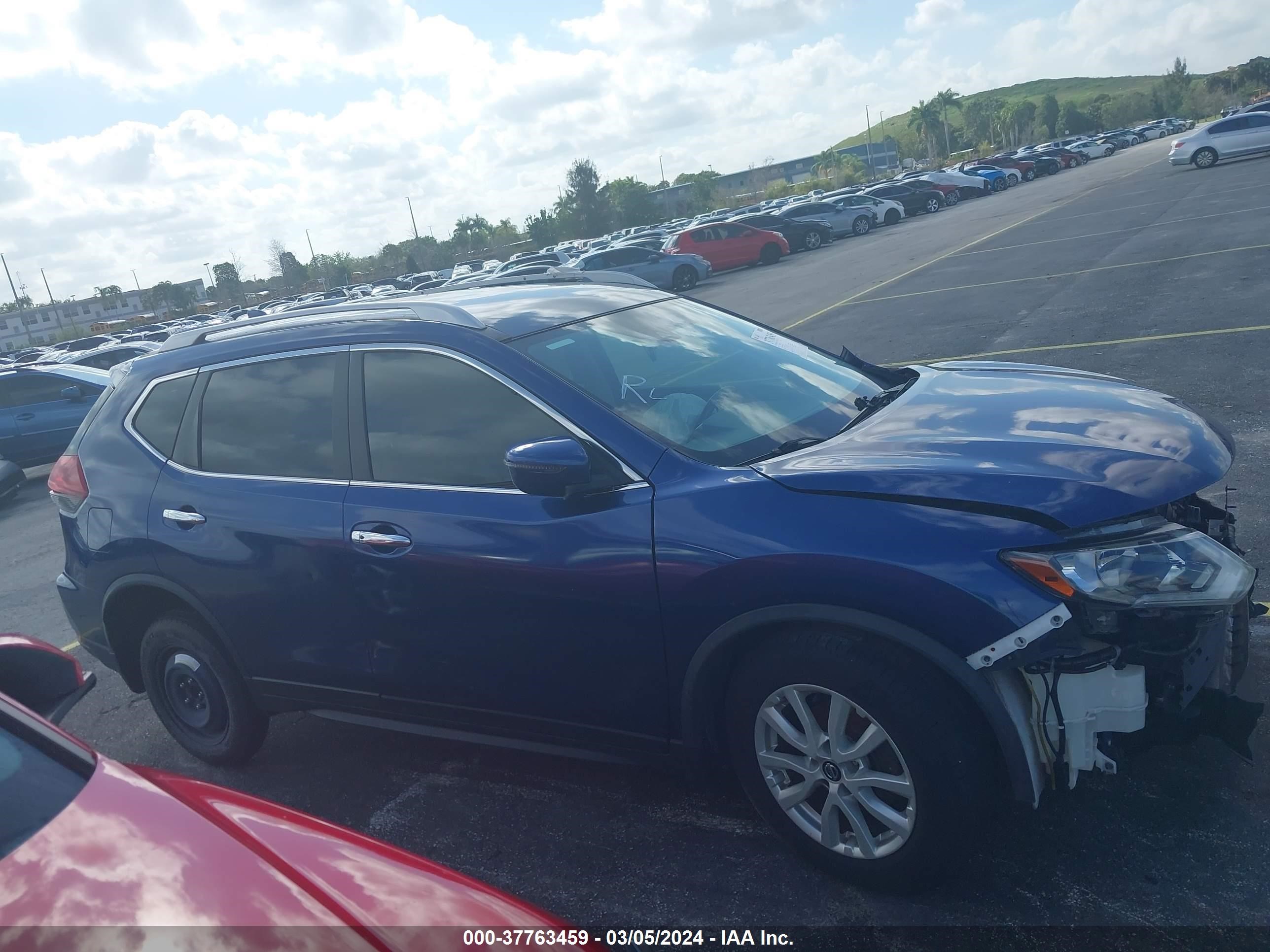 Photo 13 VIN: JN8AT2MT1KW261282 - NISSAN ROGUE 