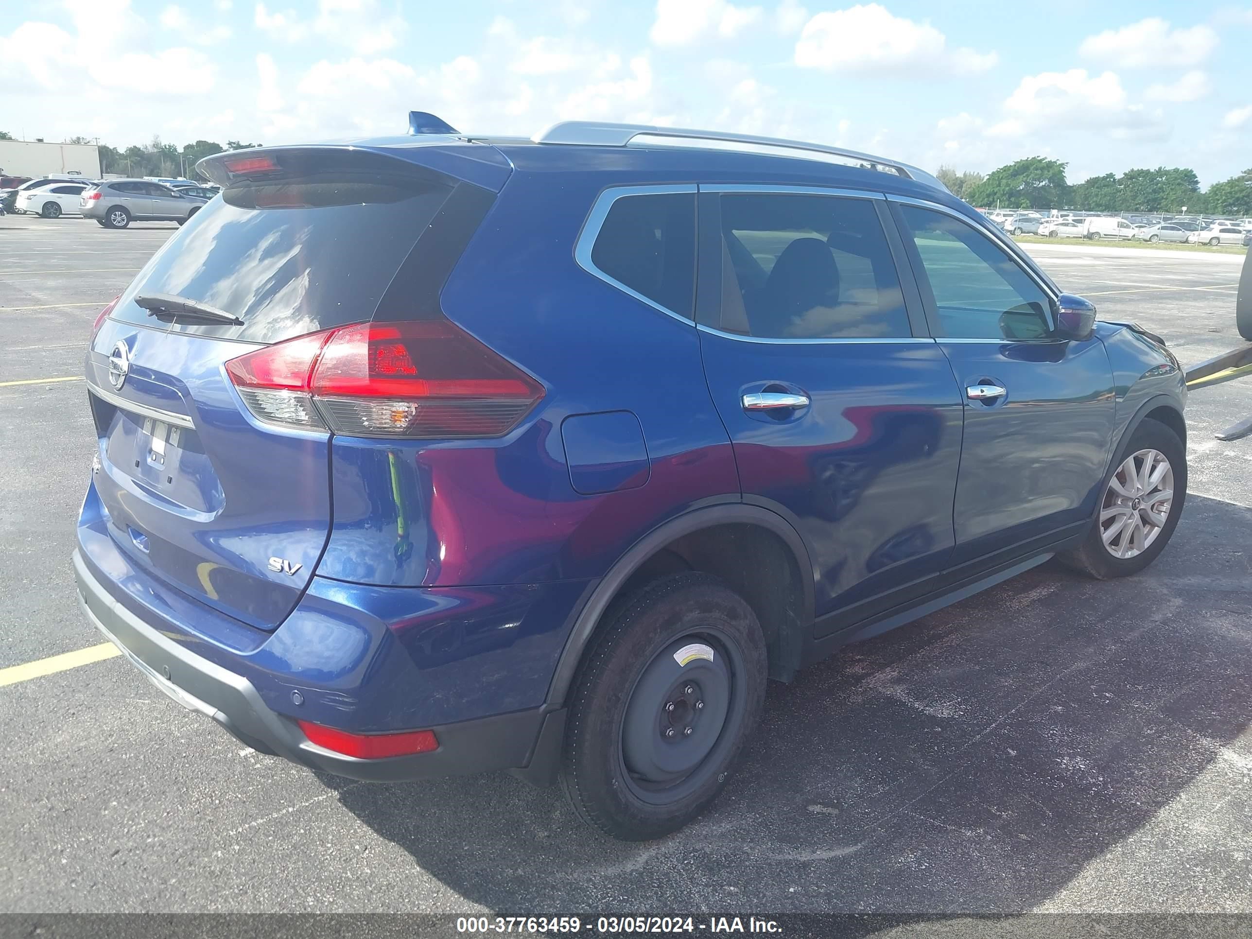 Photo 4 VIN: JN8AT2MT1KW261282 - NISSAN ROGUE 