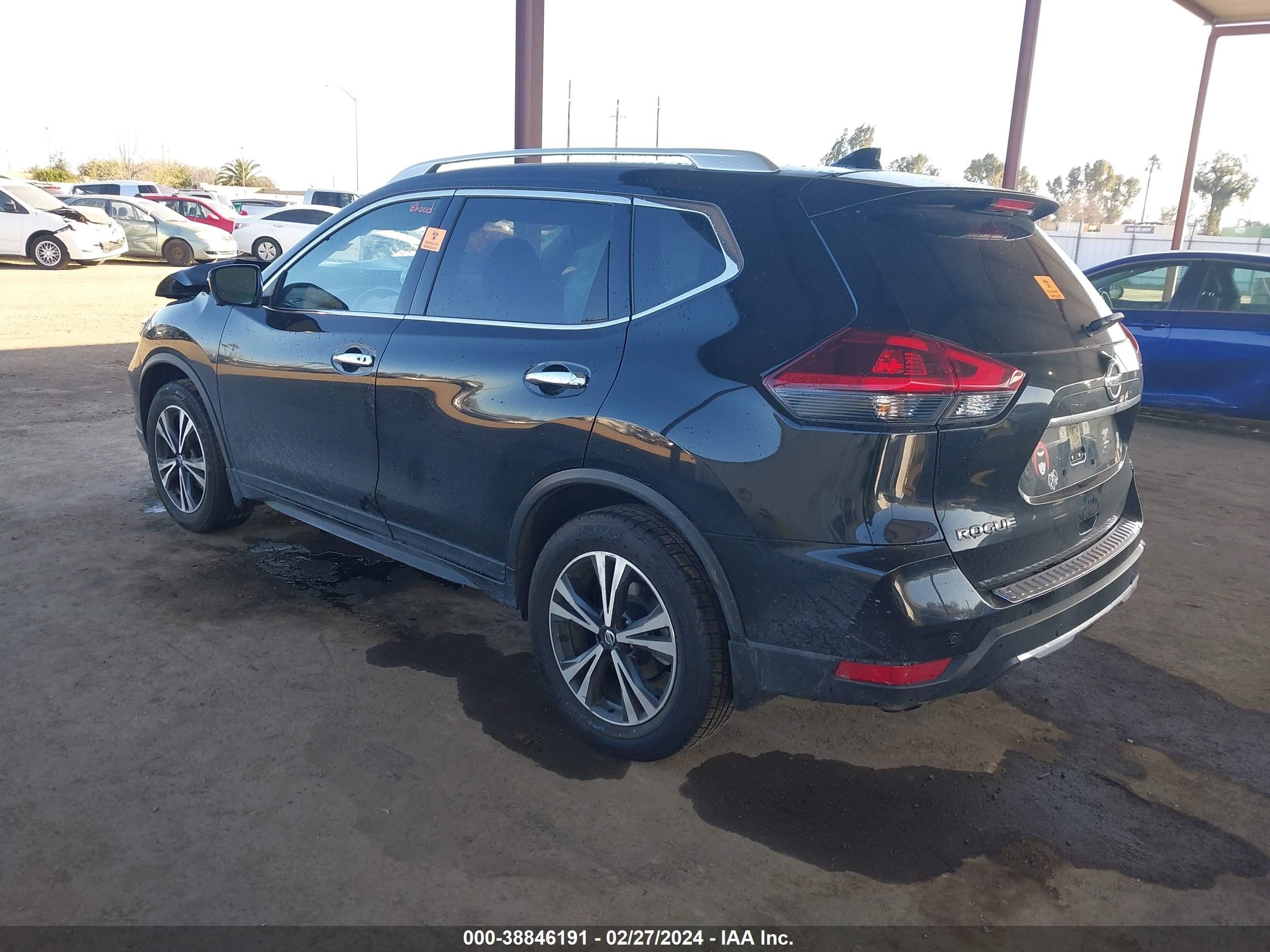 Photo 2 VIN: JN8AT2MT1KW500331 - NISSAN ROGUE 