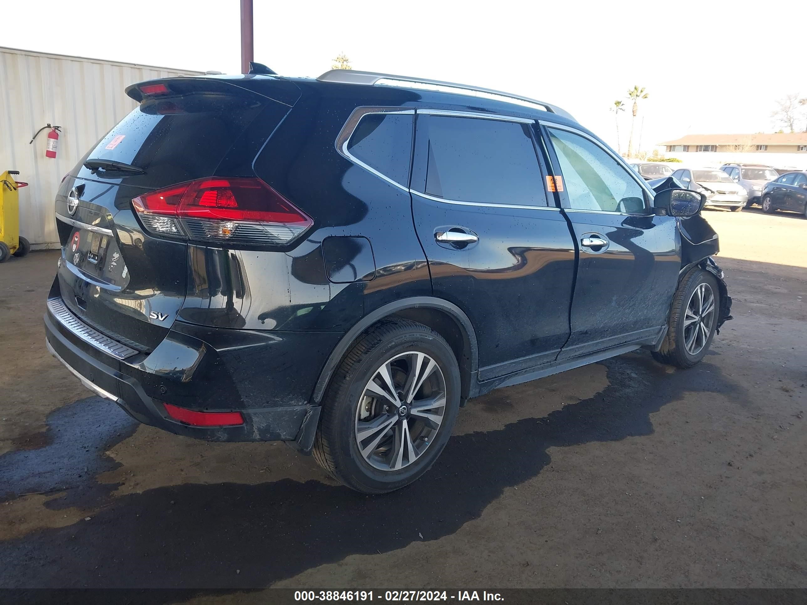 Photo 3 VIN: JN8AT2MT1KW500331 - NISSAN ROGUE 