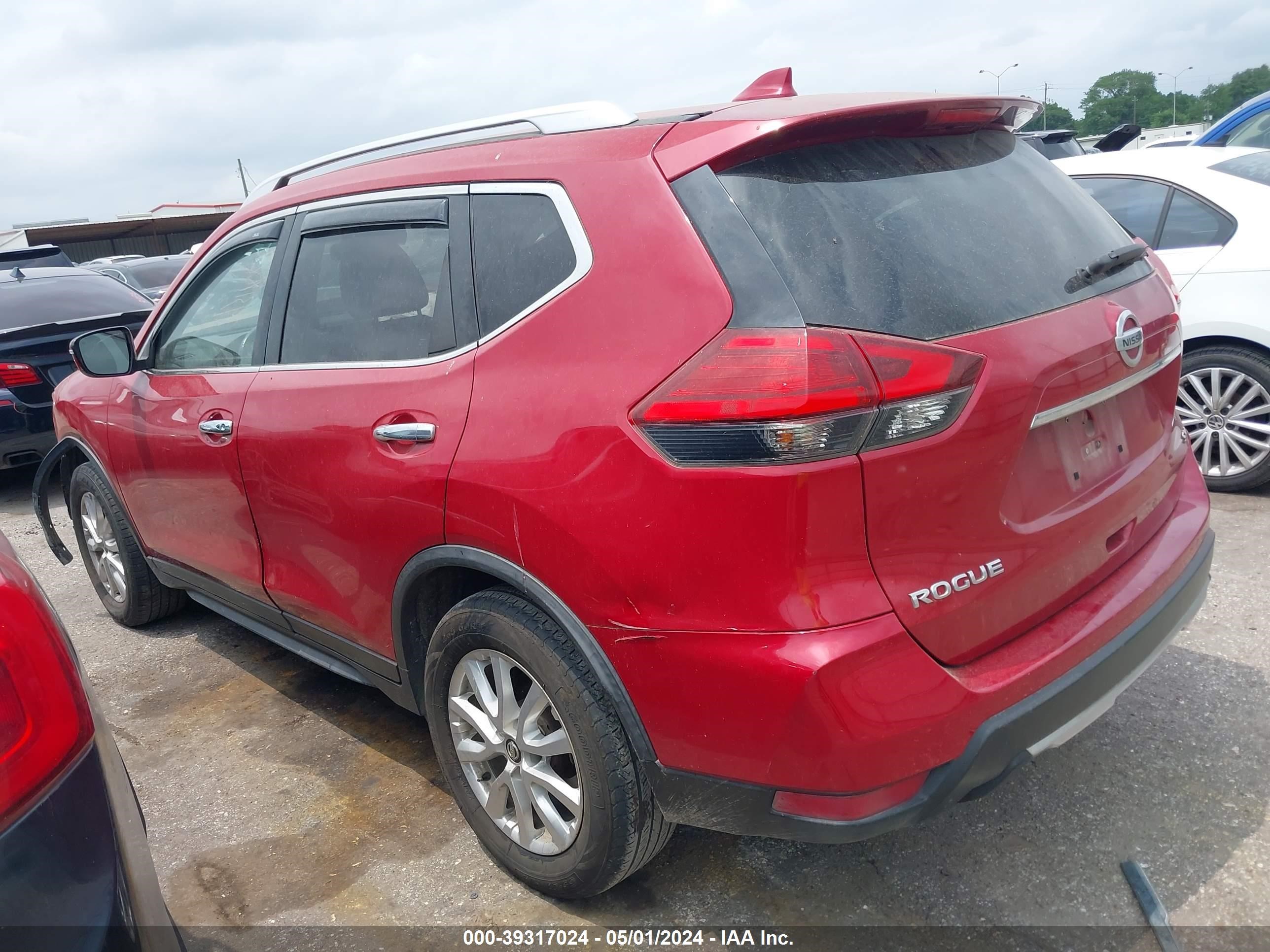 Photo 2 VIN: JN8AT2MT2HW136638 - NISSAN ROGUE 