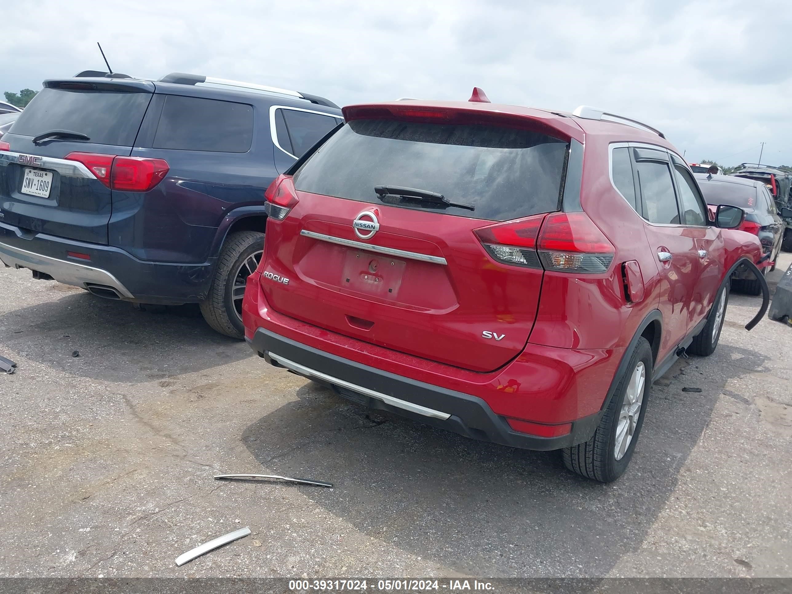 Photo 3 VIN: JN8AT2MT2HW136638 - NISSAN ROGUE 