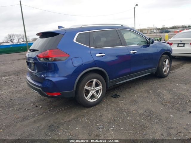 Photo 3 VIN: JN8AT2MT2JW450277 - NISSAN ROGUE 