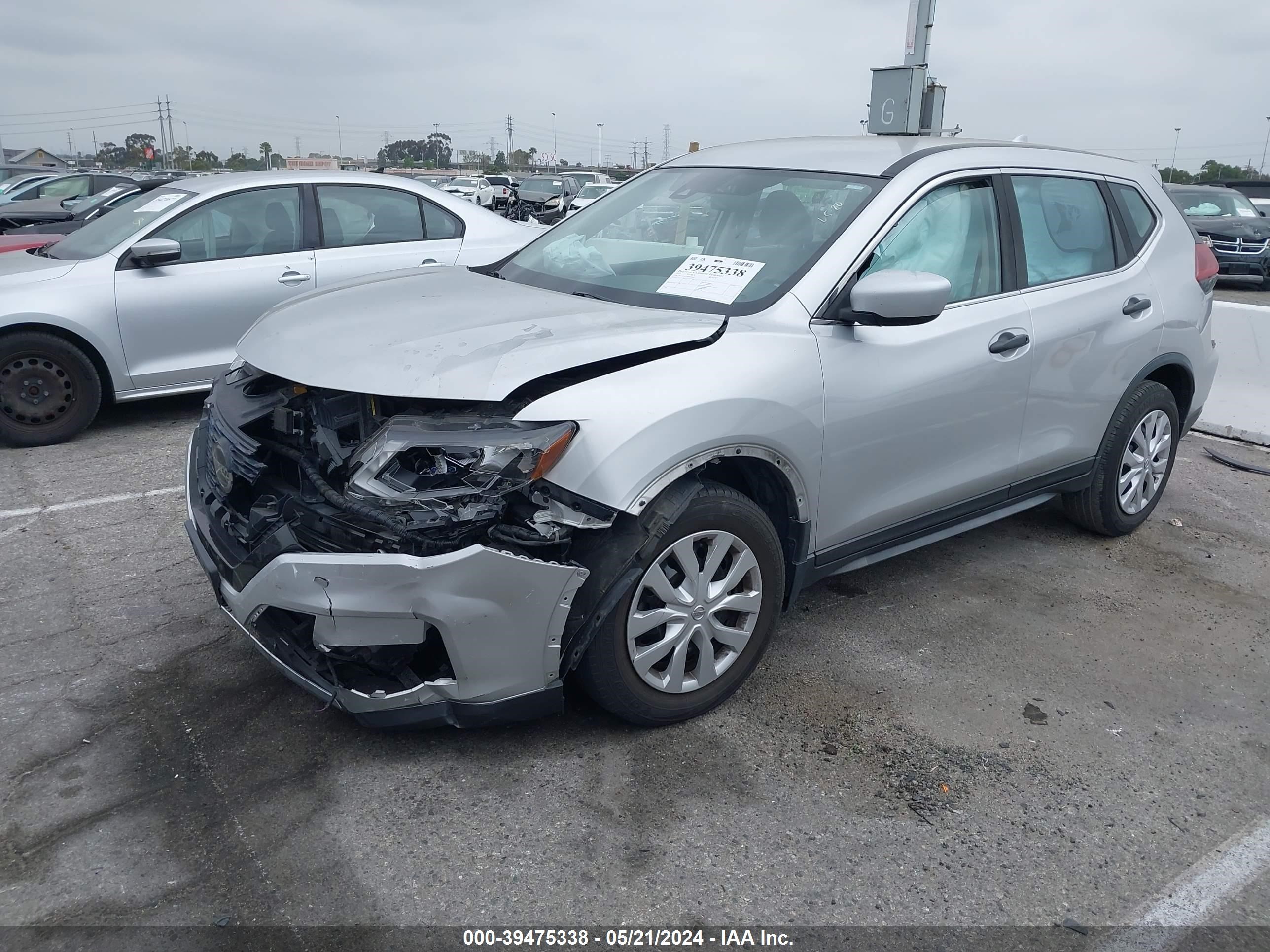 Photo 1 VIN: JN8AT2MT2KW504405 - NISSAN ROGUE 