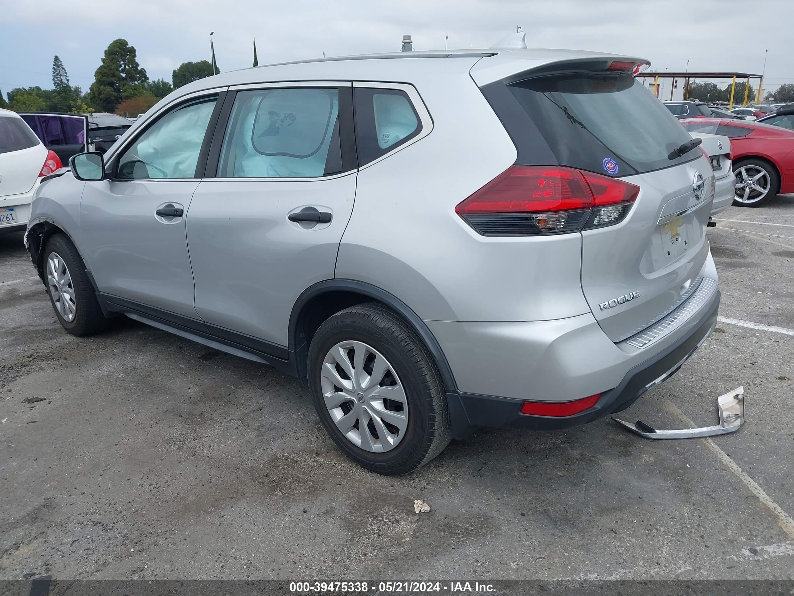 Photo 2 VIN: JN8AT2MT2KW504405 - NISSAN ROGUE 