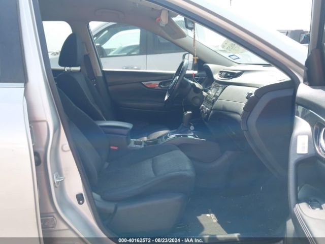 Photo 4 VIN: JN8AT2MT3HW133005 - NISSAN ROGUE 