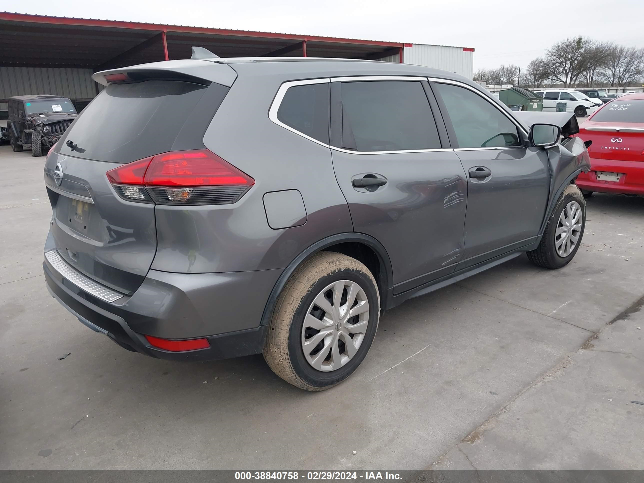 Photo 3 VIN: JN8AT2MT3HW136132 - NISSAN ROGUE 