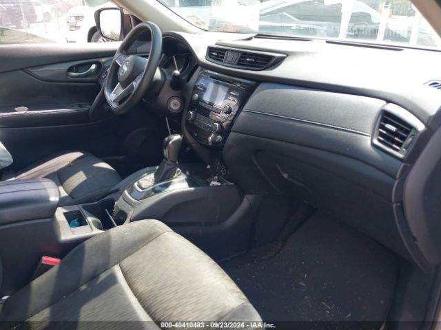 Photo 4 VIN: JN8AT2MT3HW394666 - NISSAN ROGUE 