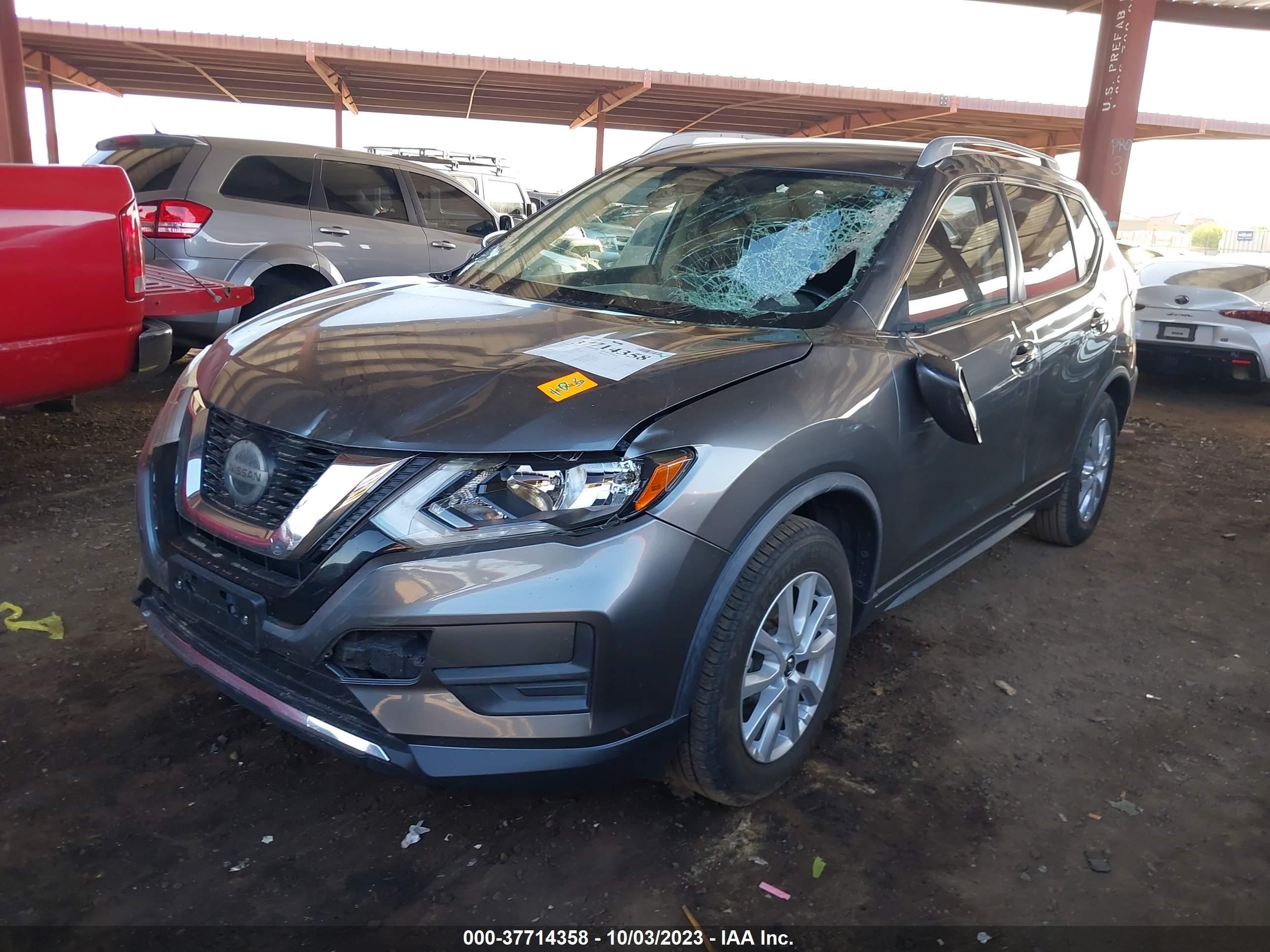 Photo 1 VIN: JN8AT2MT3JW450952 - NISSAN ROGUE 