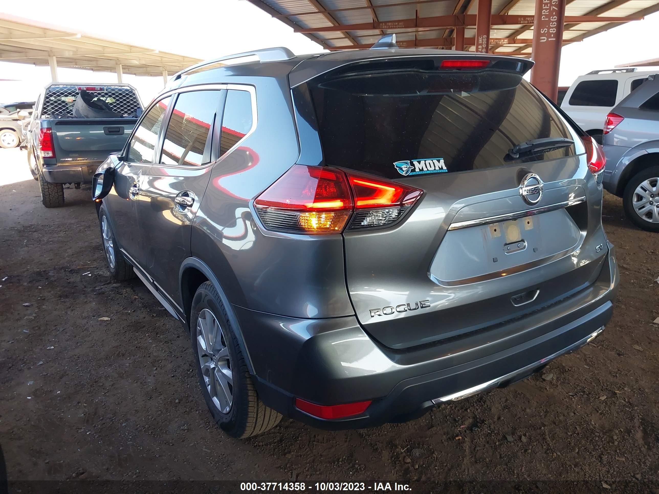 Photo 2 VIN: JN8AT2MT3JW450952 - NISSAN ROGUE 