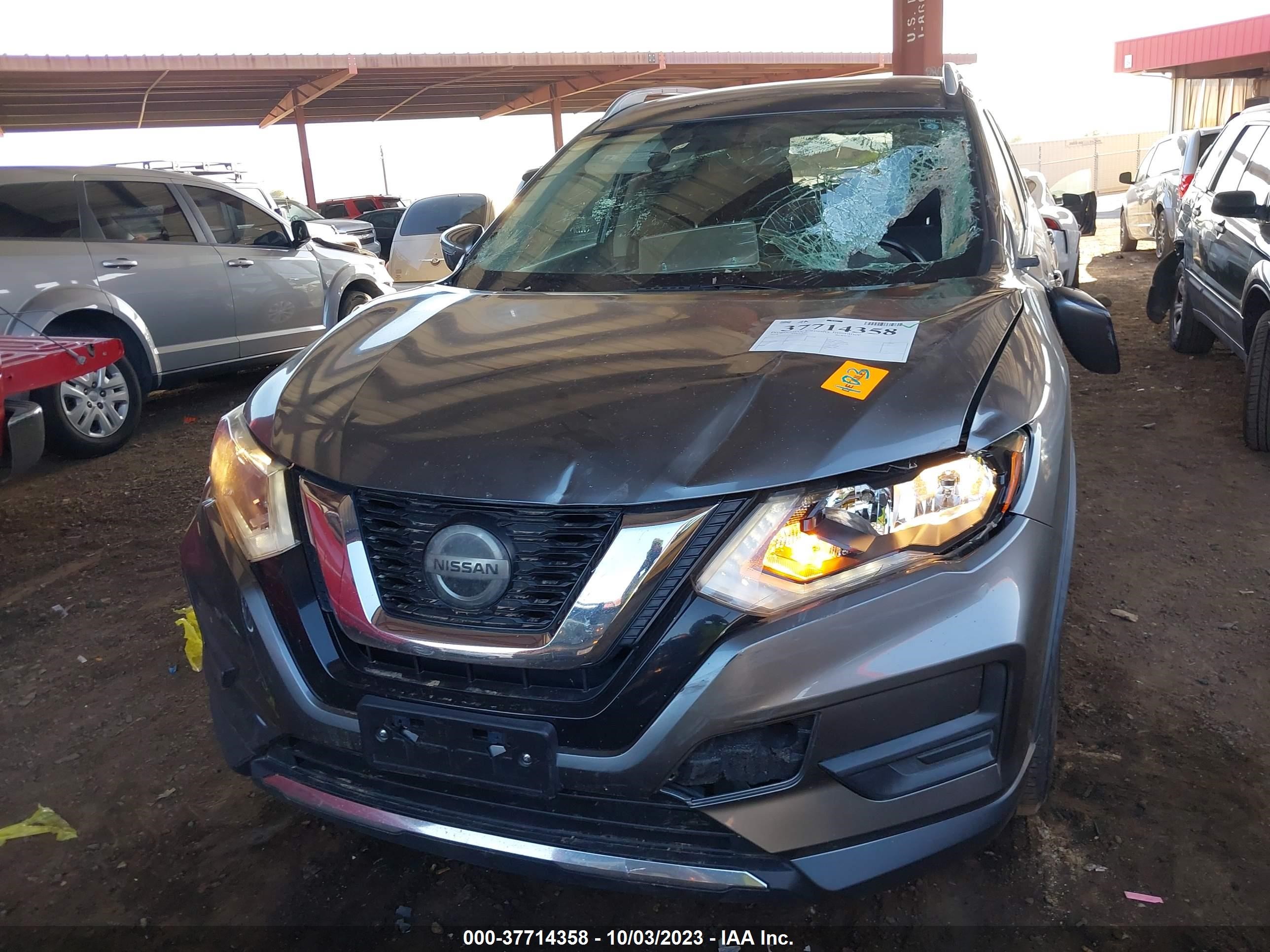 Photo 5 VIN: JN8AT2MT3JW450952 - NISSAN ROGUE 