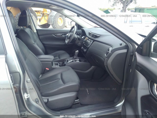 Photo 4 VIN: JN8AT2MT3JW455455 - NISSAN ROGUE 