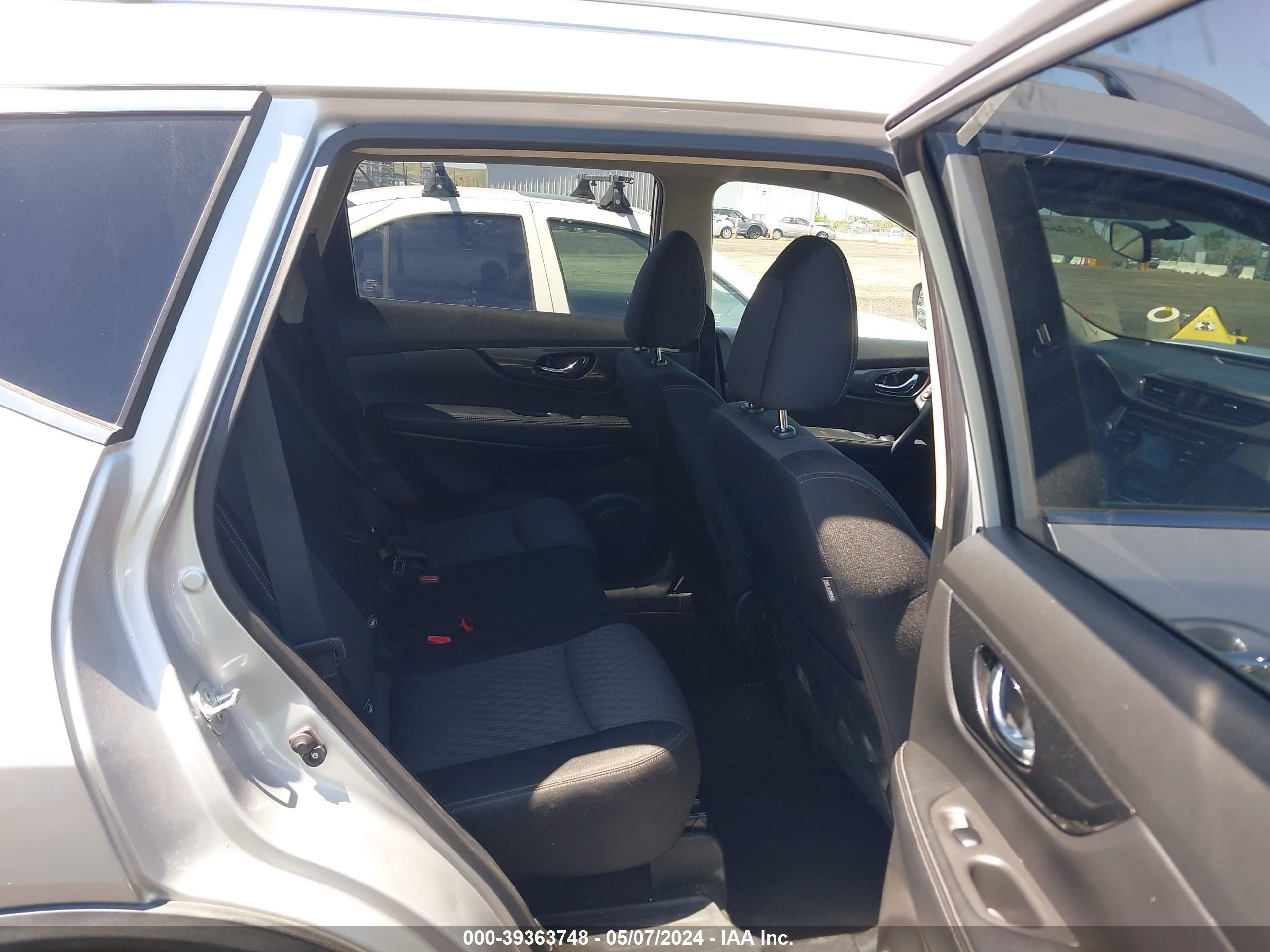 Photo 7 VIN: JN8AT2MT4HW153120 - NISSAN ROGUE 