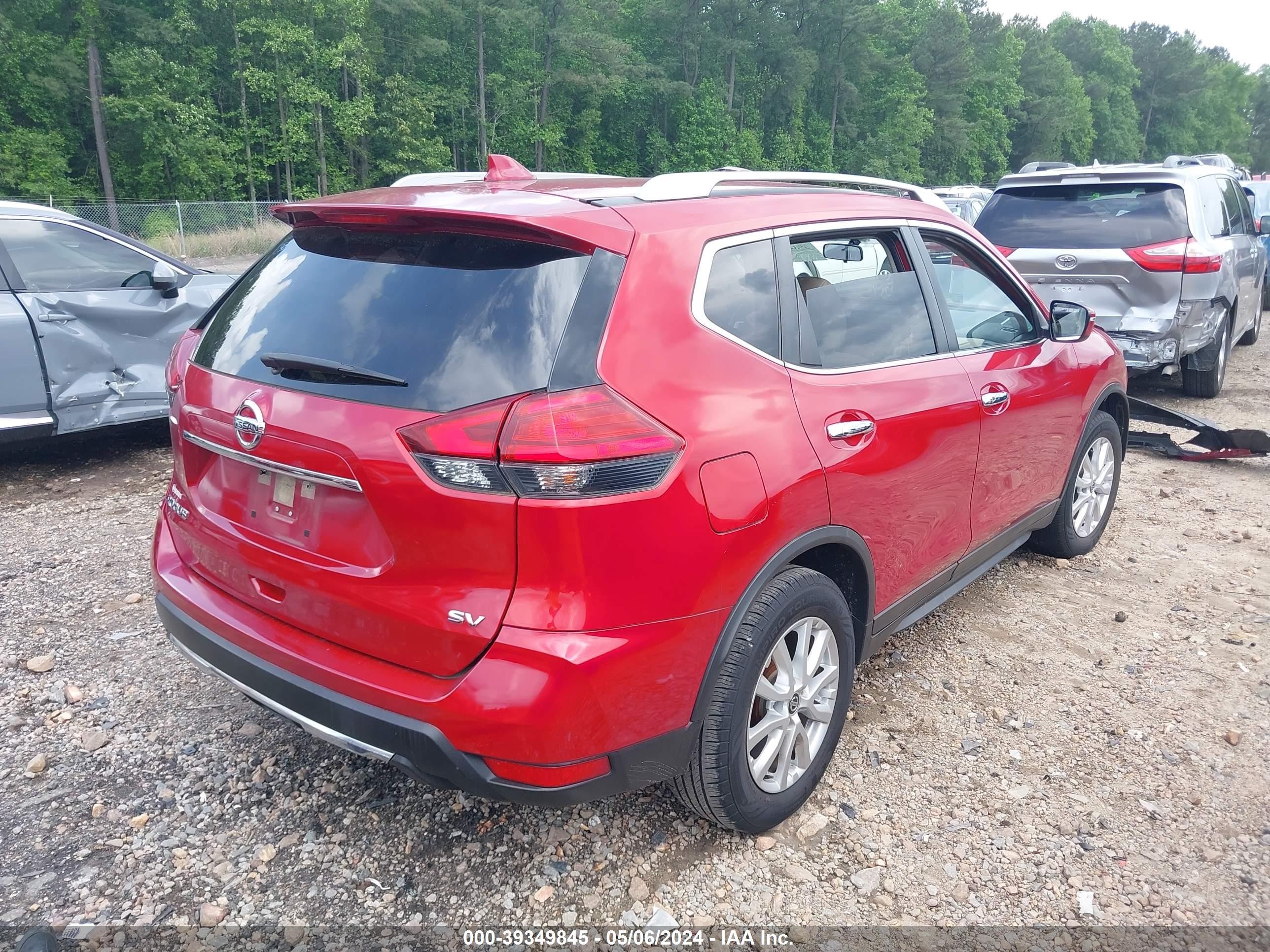 Photo 3 VIN: JN8AT2MT4HW397236 - NISSAN ROGUE 