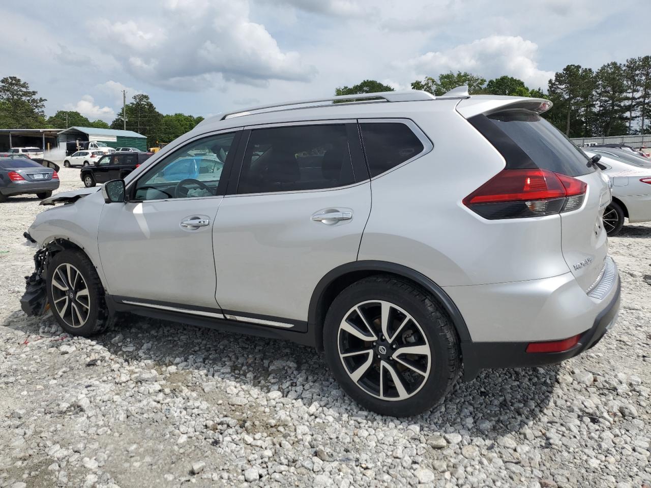 Photo 1 VIN: JN8AT2MT4JW470191 - NISSAN ROGUE 