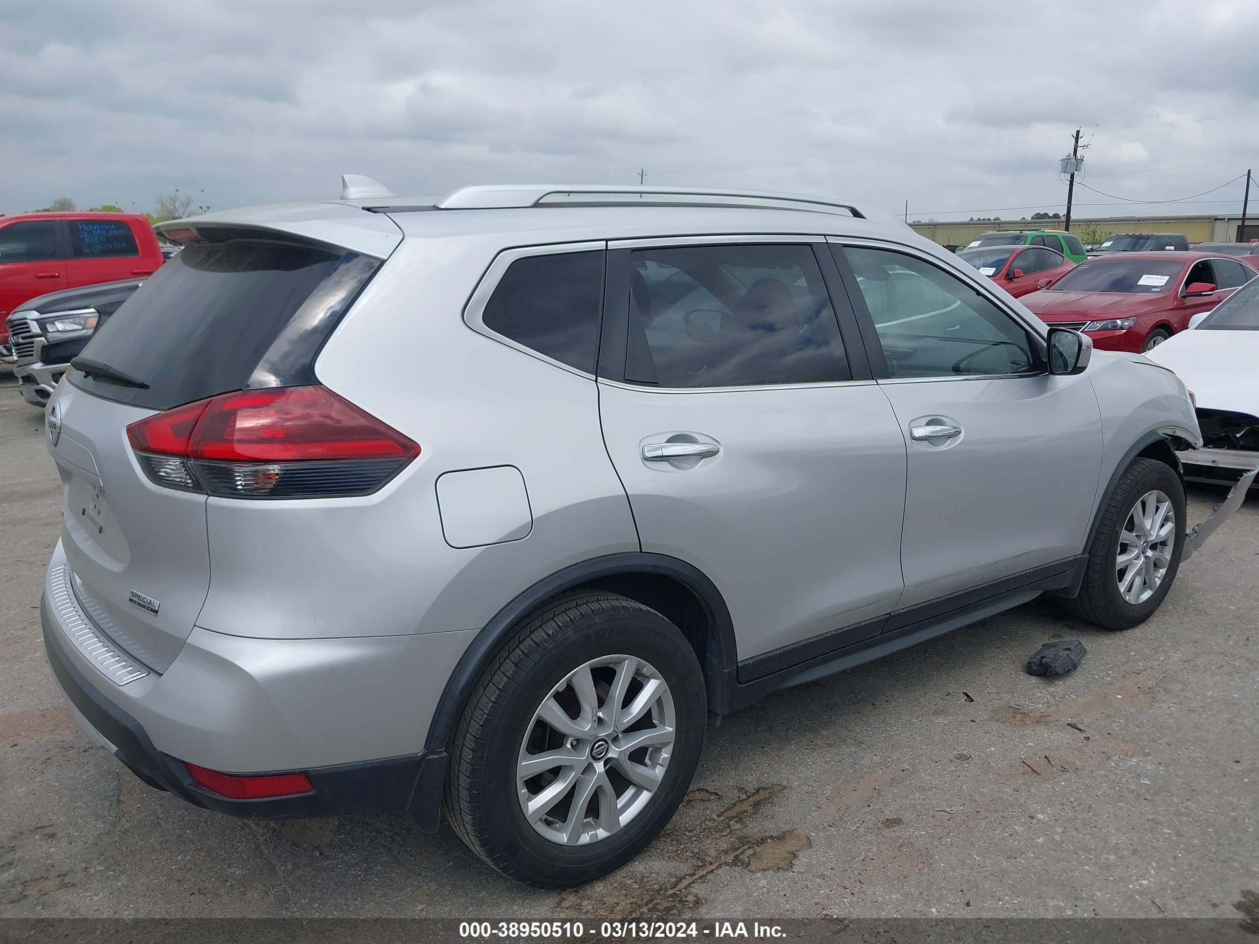 Photo 3 VIN: JN8AT2MT4LW037974 - NISSAN ROGUE 