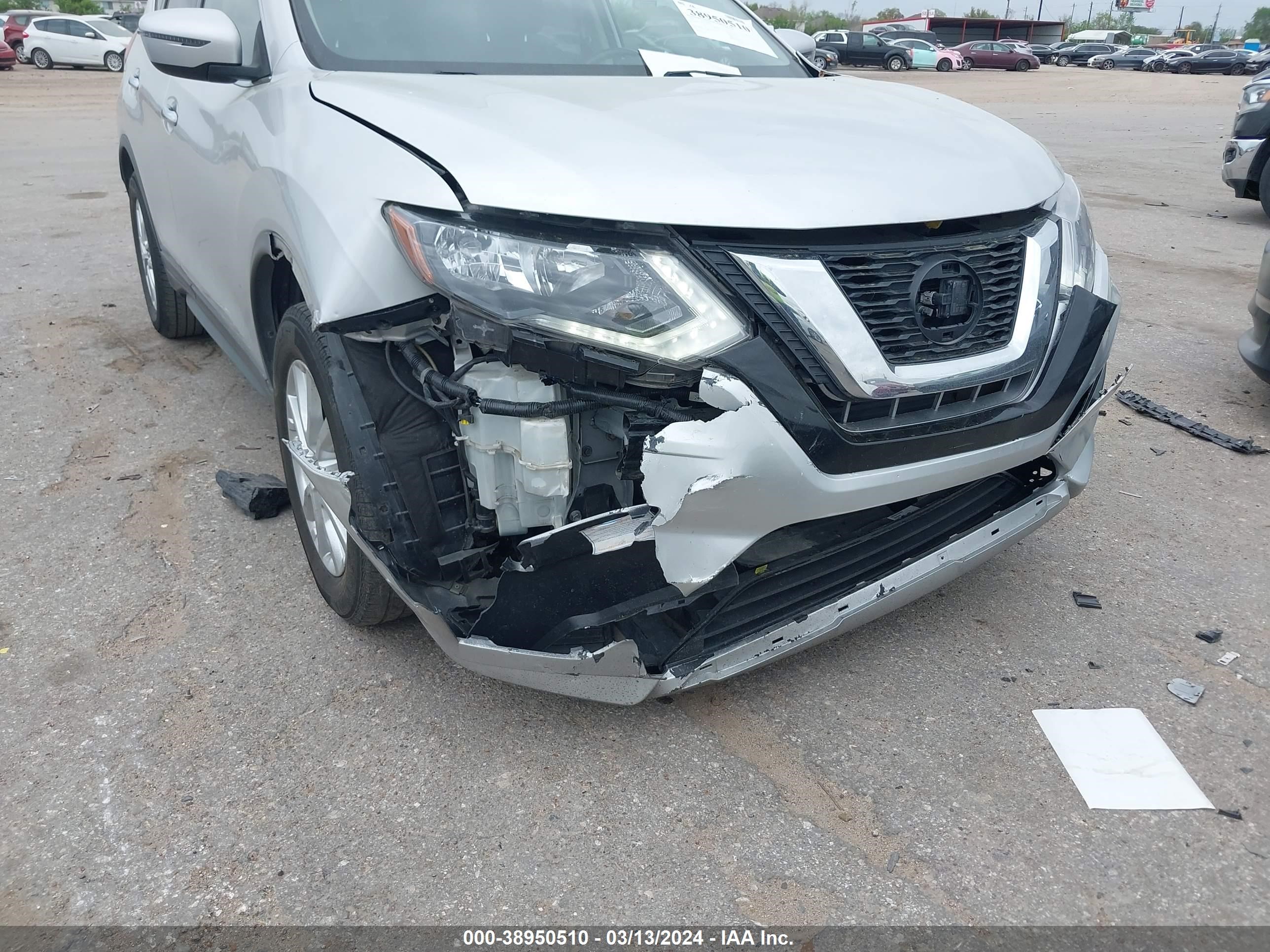 Photo 5 VIN: JN8AT2MT4LW037974 - NISSAN ROGUE 