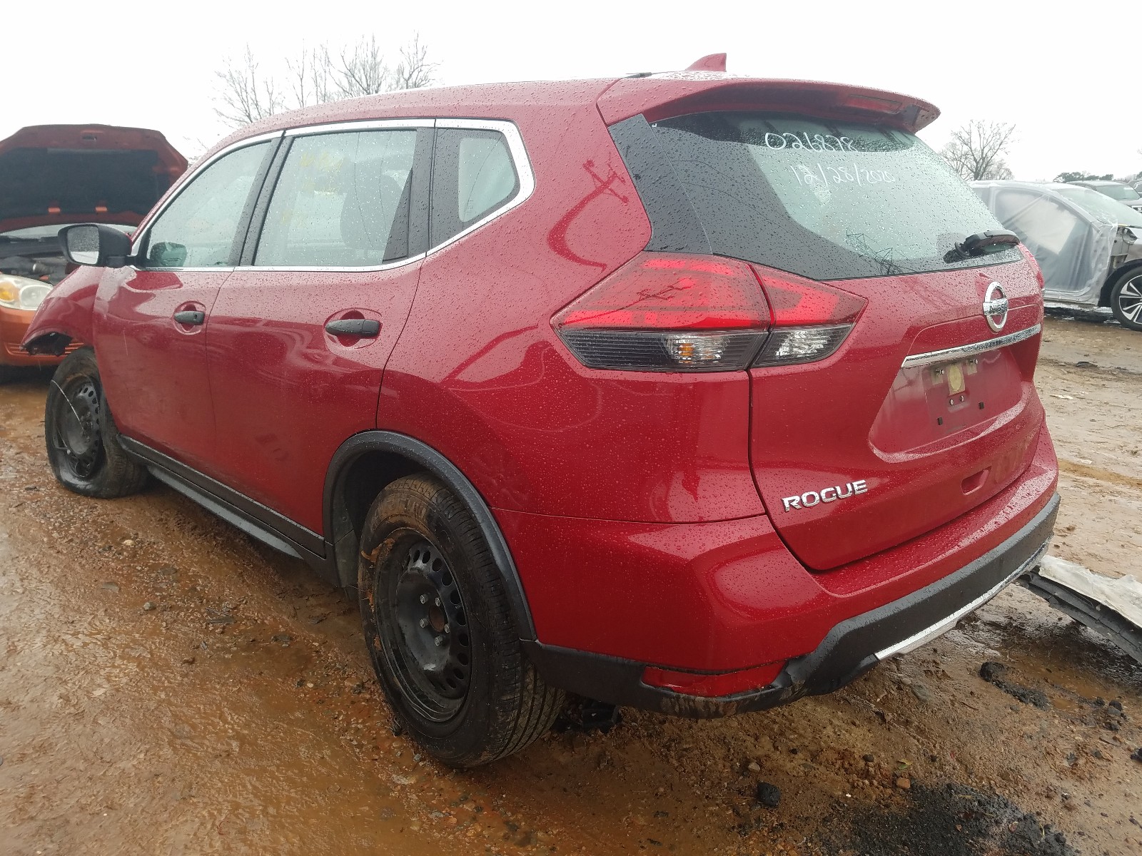 Photo 2 VIN: JN8AT2MT5HW130588 - NISSAN ROGUE S 