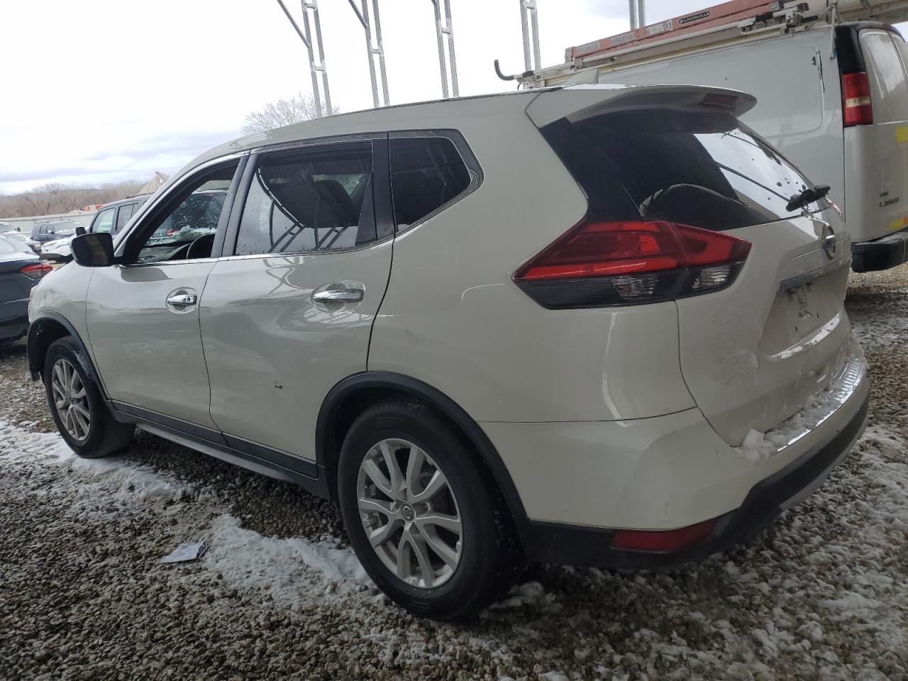 Photo 1 VIN: JN8AT2MT5HW133281 - NISSAN ROGUE 