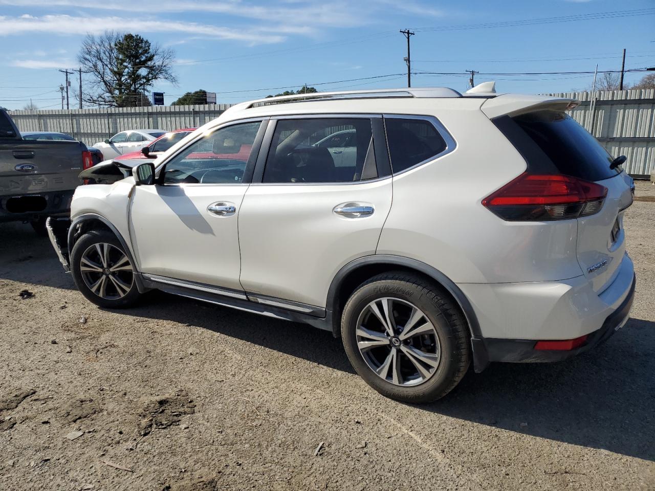 Photo 1 VIN: JN8AT2MT5HW147469 - NISSAN ROGUE 