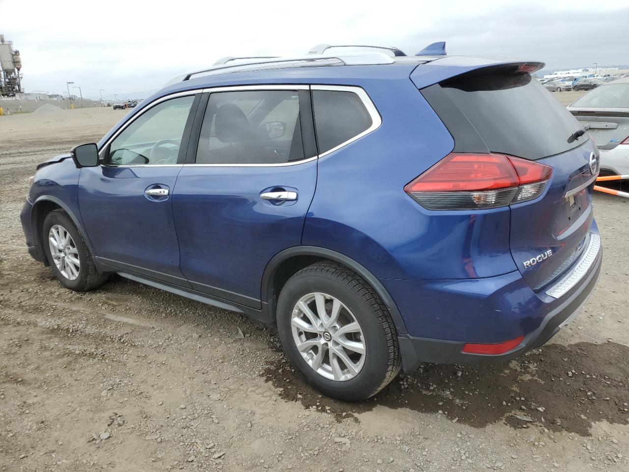 Photo 1 VIN: JN8AT2MT5HW147990 - NISSAN ROGUE 