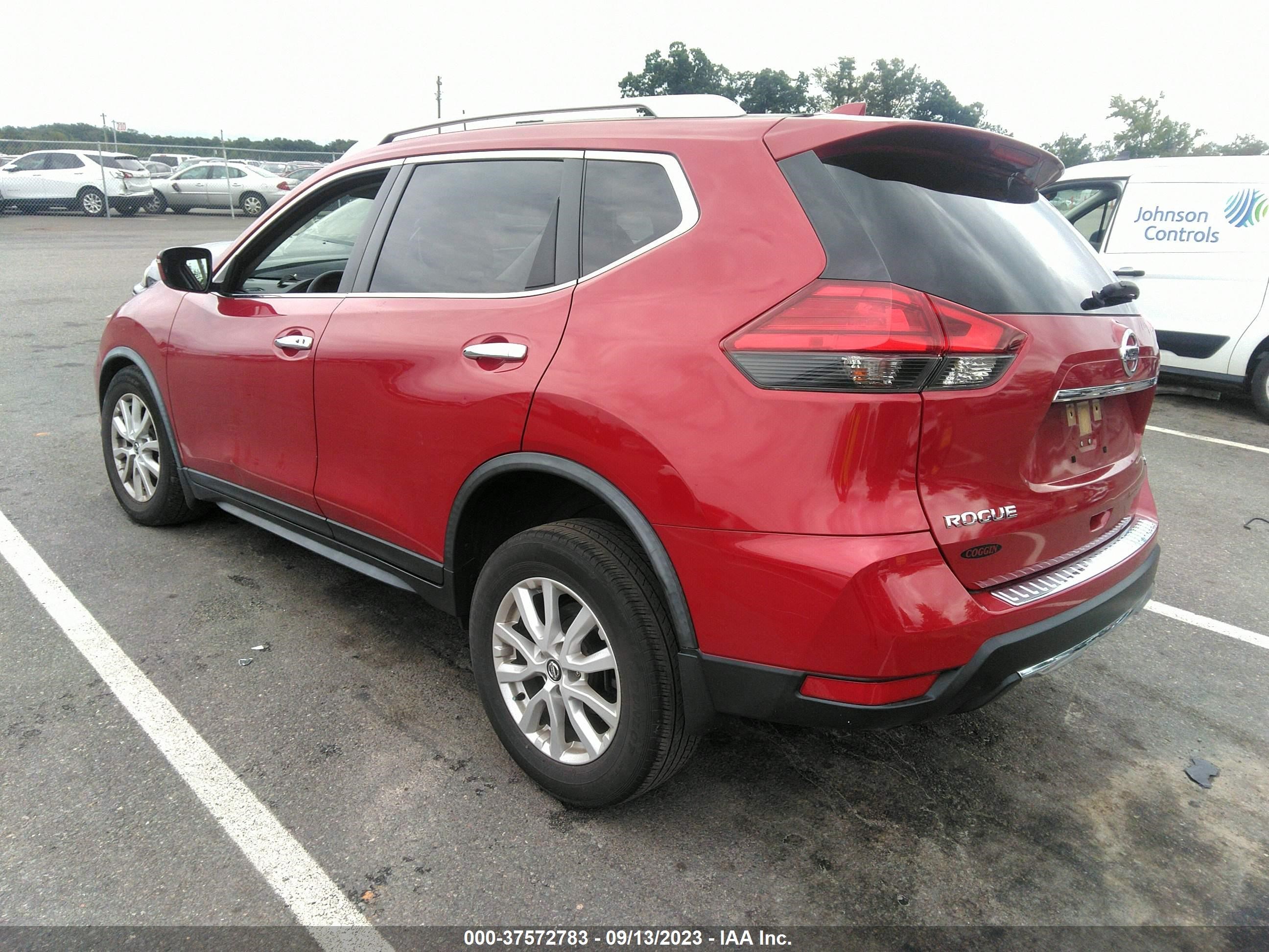 Photo 2 VIN: JN8AT2MT5HW408146 - NISSAN ROGUE 