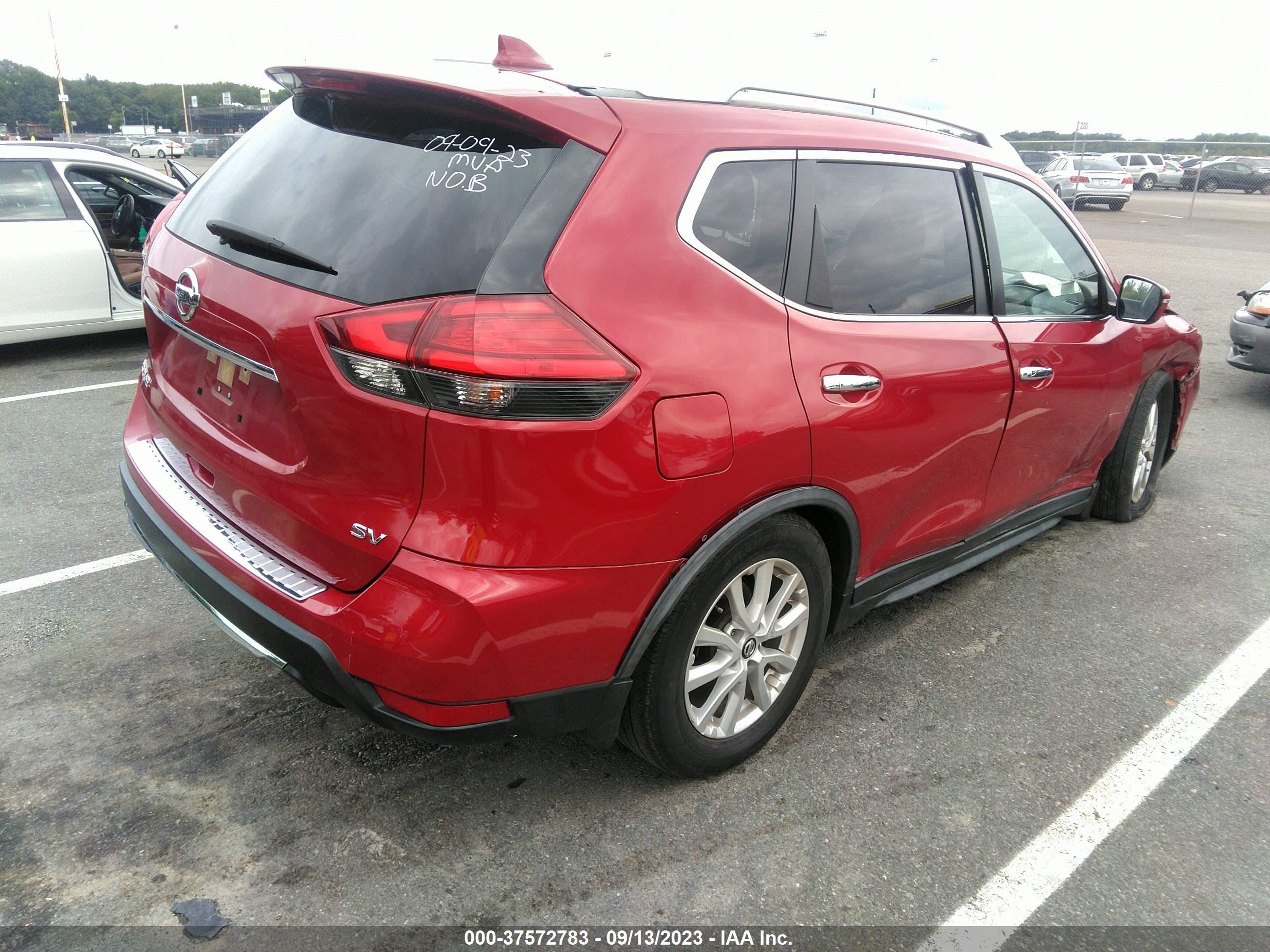 Photo 3 VIN: JN8AT2MT5HW408146 - NISSAN ROGUE 