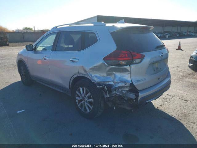 Photo 2 VIN: JN8AT2MT5JW465792 - NISSAN ROGUE 