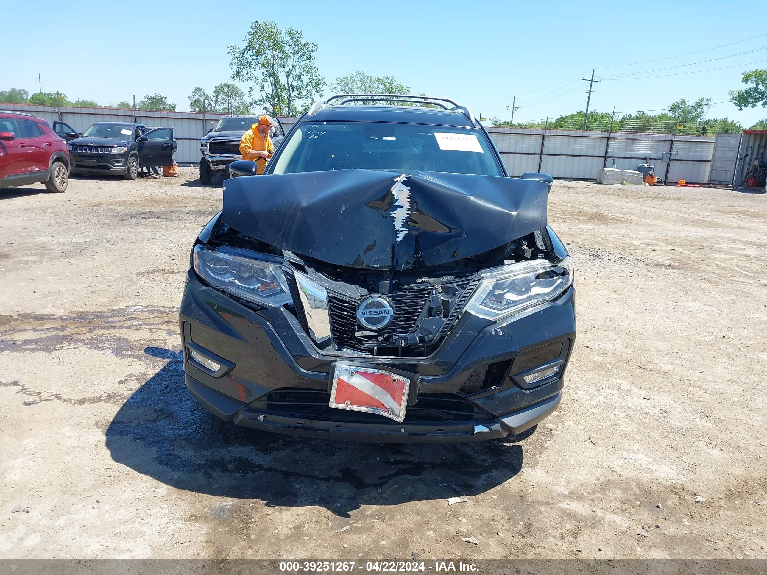 Photo 11 VIN: JN8AT2MT5JW469776 - NISSAN ROGUE 